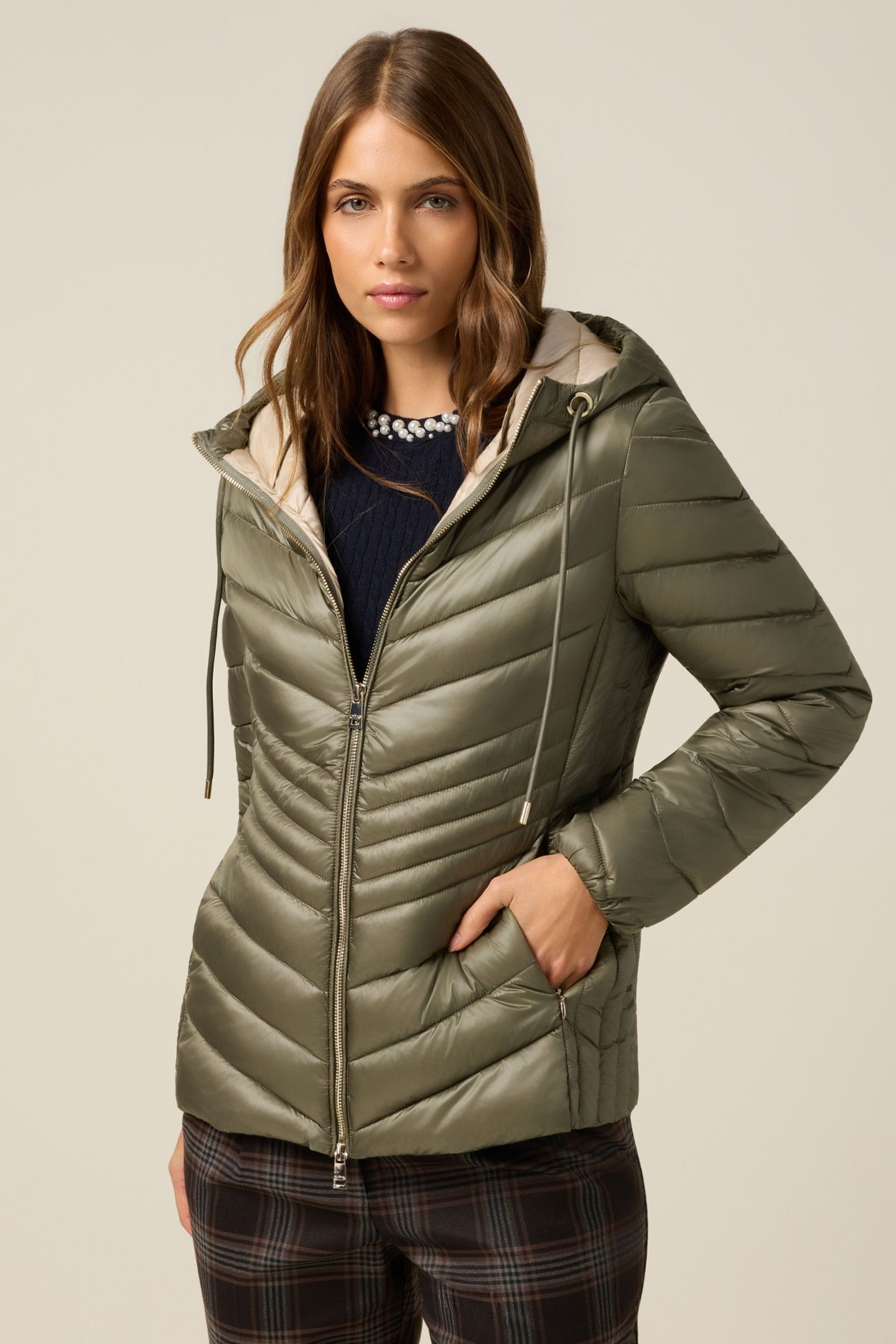 LIGHTWEIGHT HOODED DOWN JACKET MILITARY GREEN 1