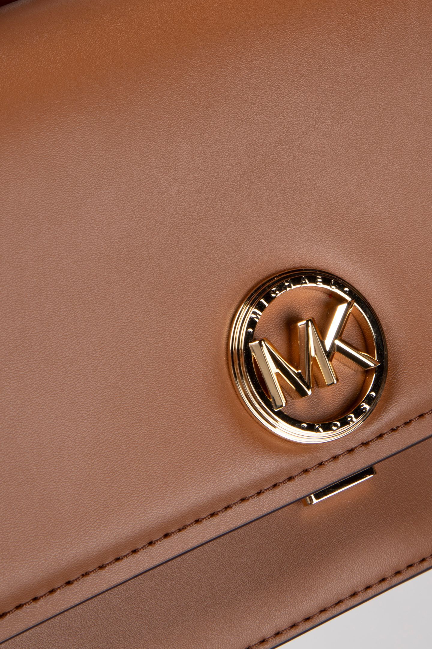 MEDIUM CHAIN SATCHEL LUGGAGE 4