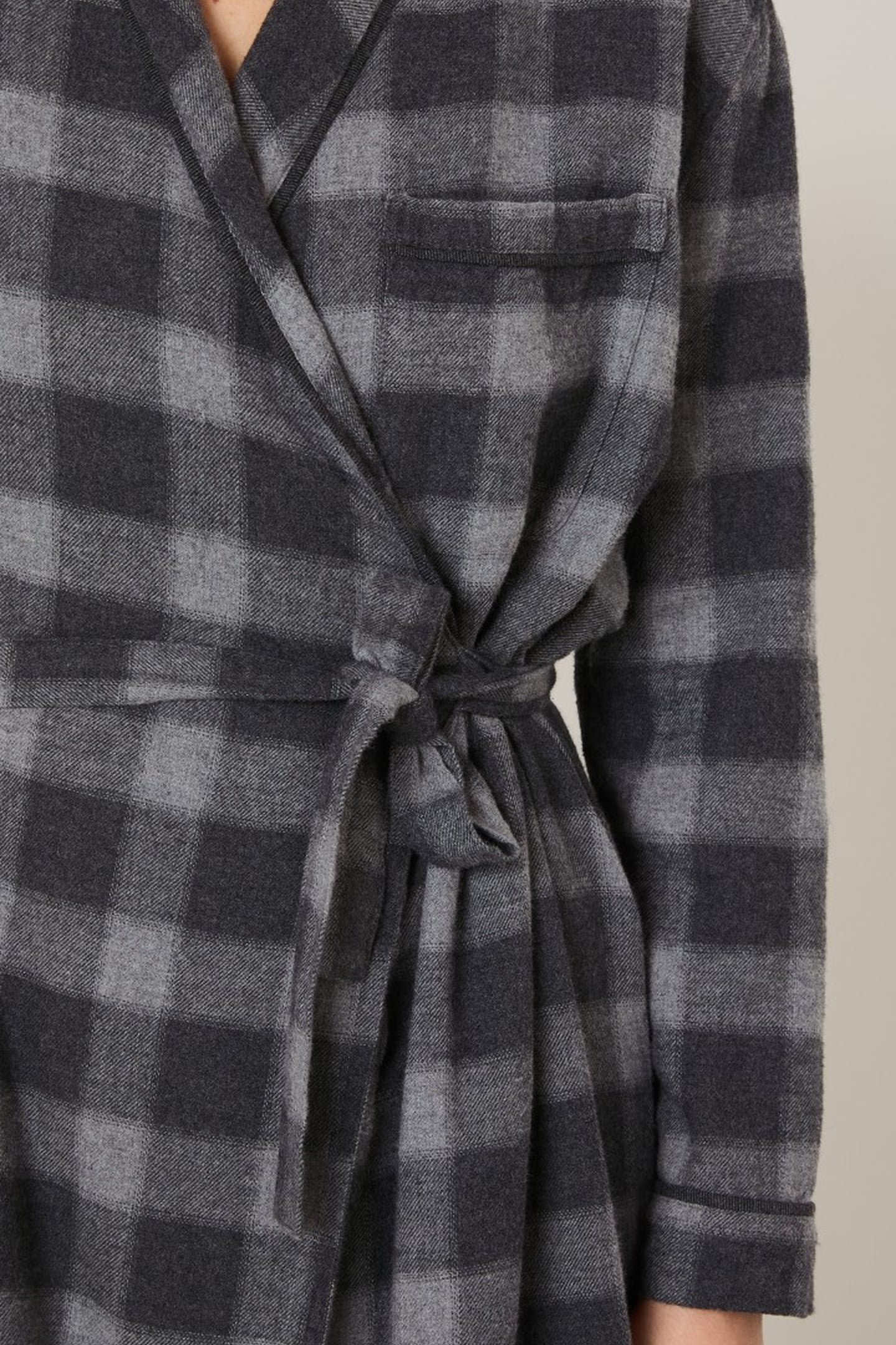 DUKECASTLE DRESS CARREAUX CARBONE 4