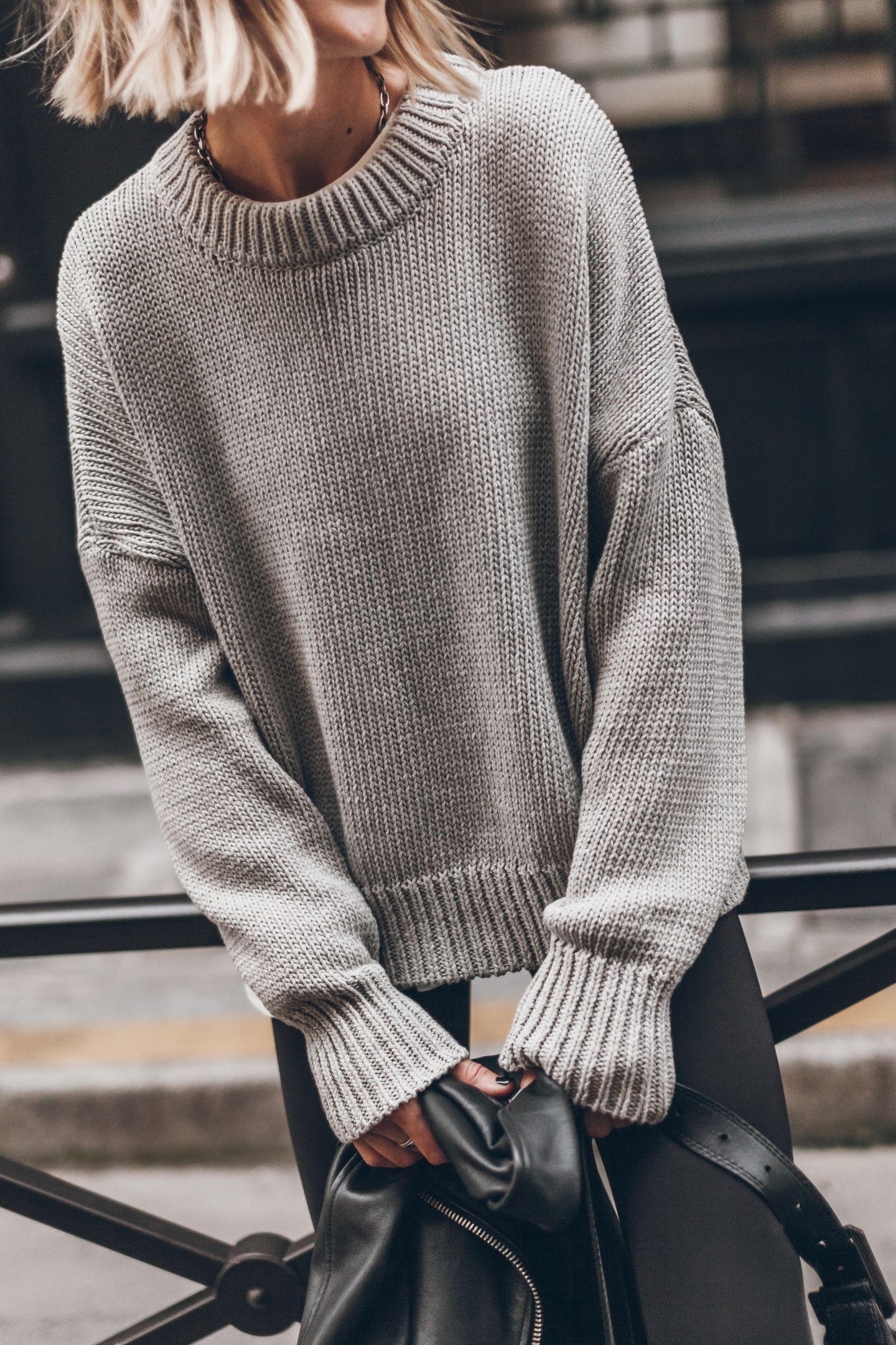 THE LIGHT FADED KNIT SWEATER 1