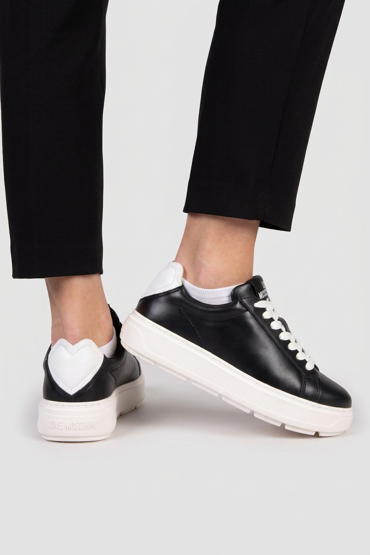 SNEAKERS BLACK 2