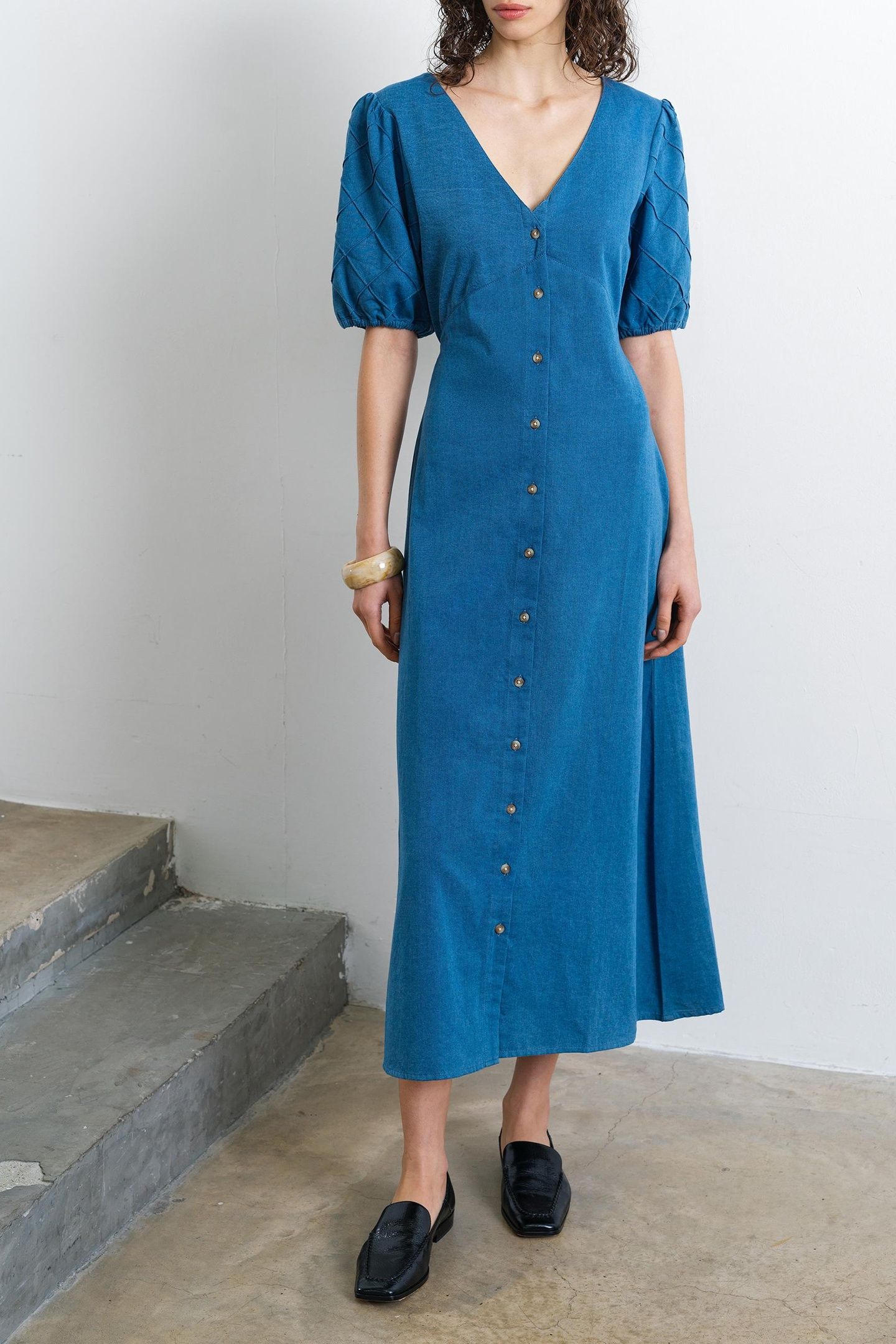 ZAVES CHAMBRAY PUFFSLV MIDI DR MEDIUM BLEACH WASH 1
