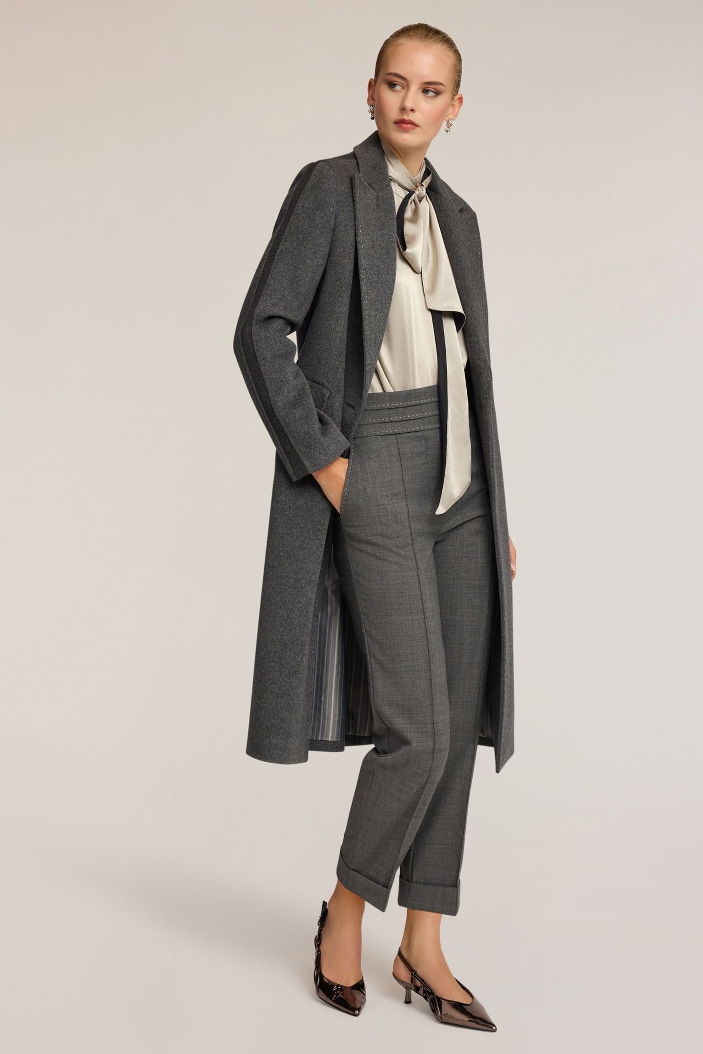 CIGARETTE PANTS WITH TOPSTITCHING GREY 1