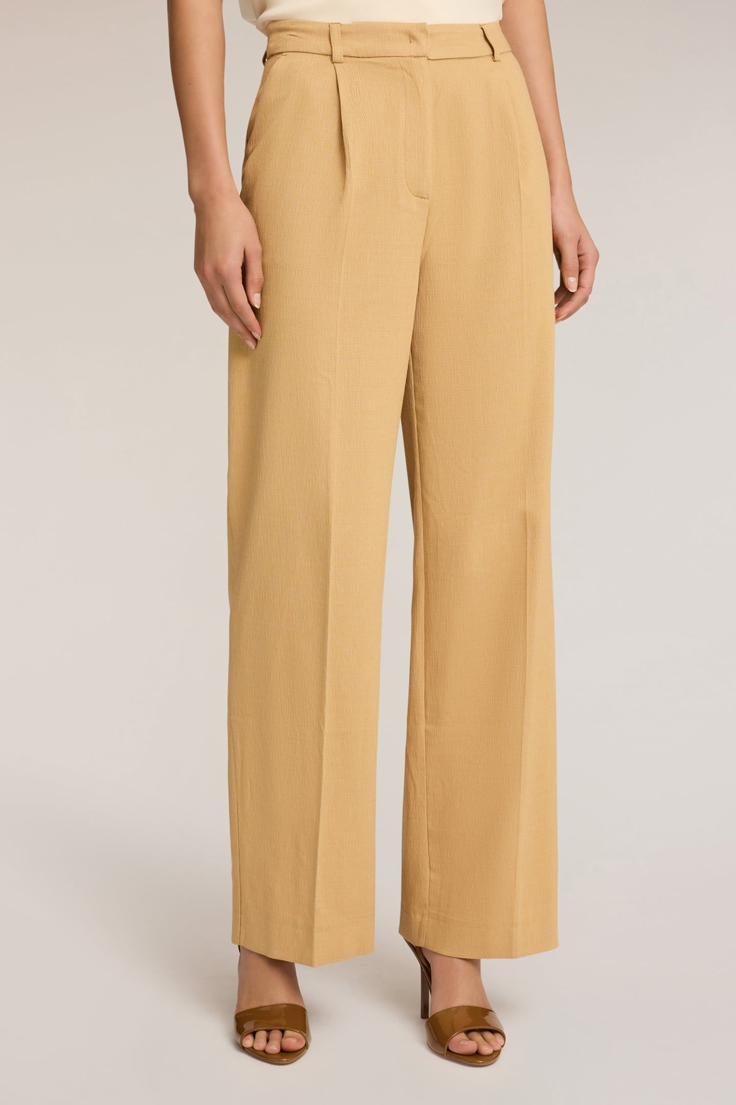 FLUID WIDE-LEG PLEATED TROUSERS BEIGE 1