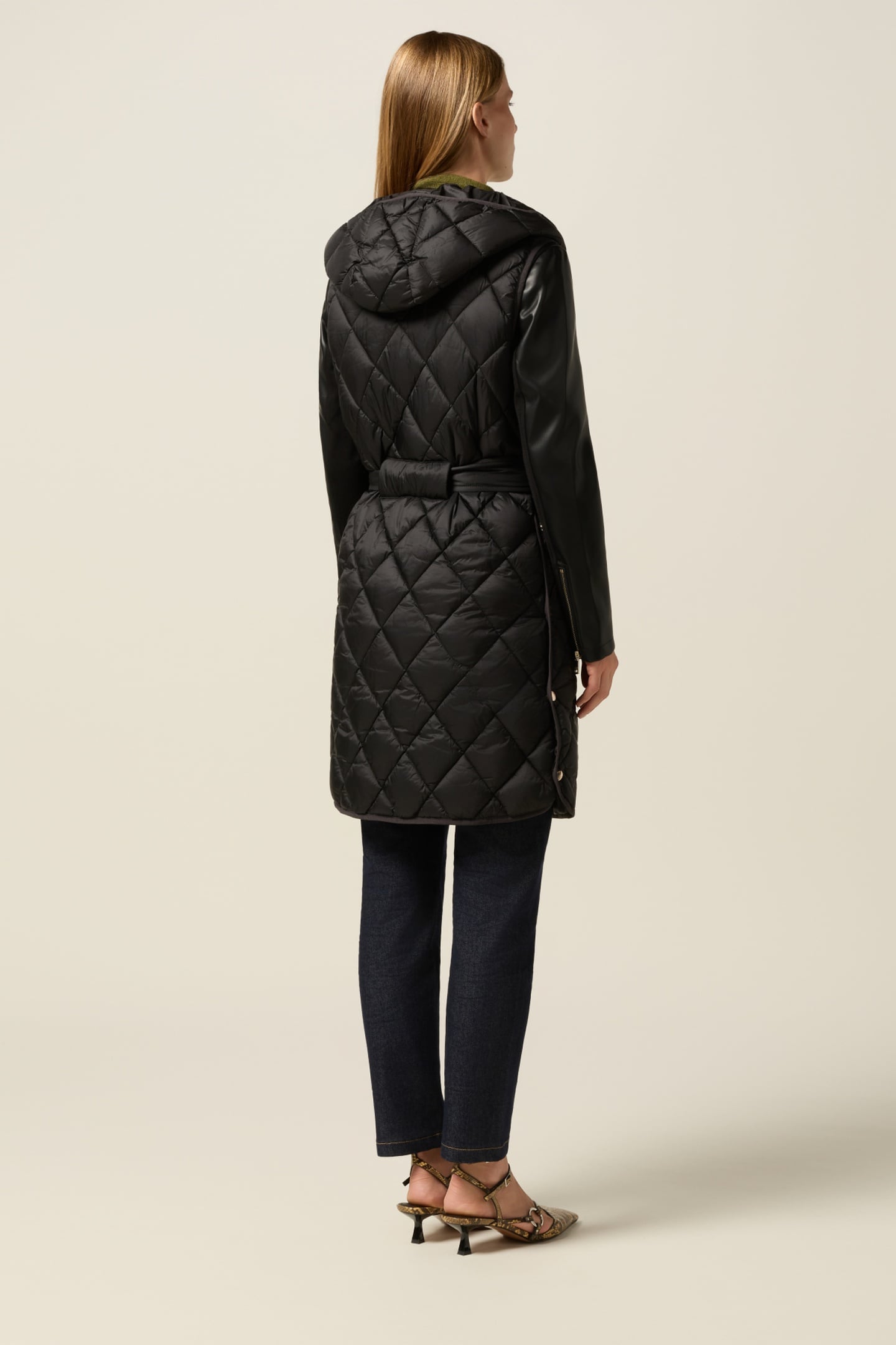 LIGHTWEIGHT DOWN VEST WITH HOOD BLACK 2