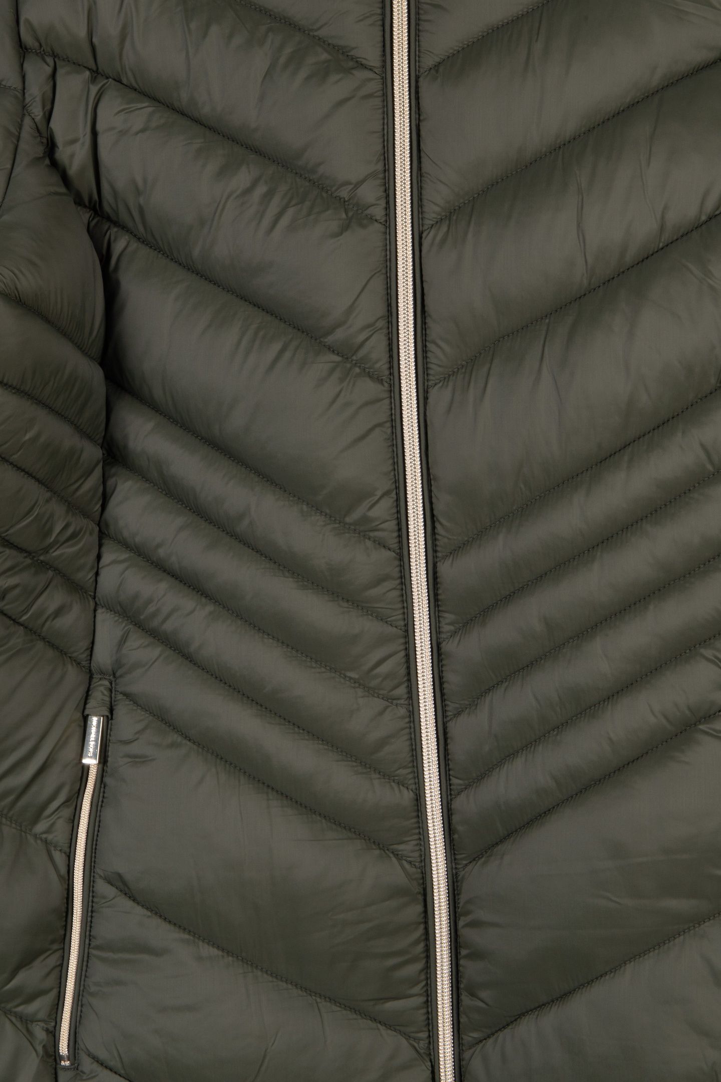 LONG CHEVRON PACKABLE OLIVE 4