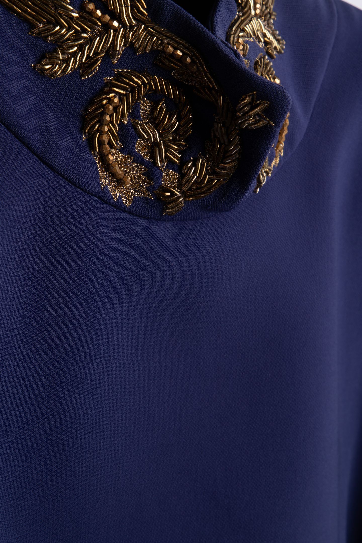BAROQUE EMBROIDERY CREPE DRESS BLUE 4