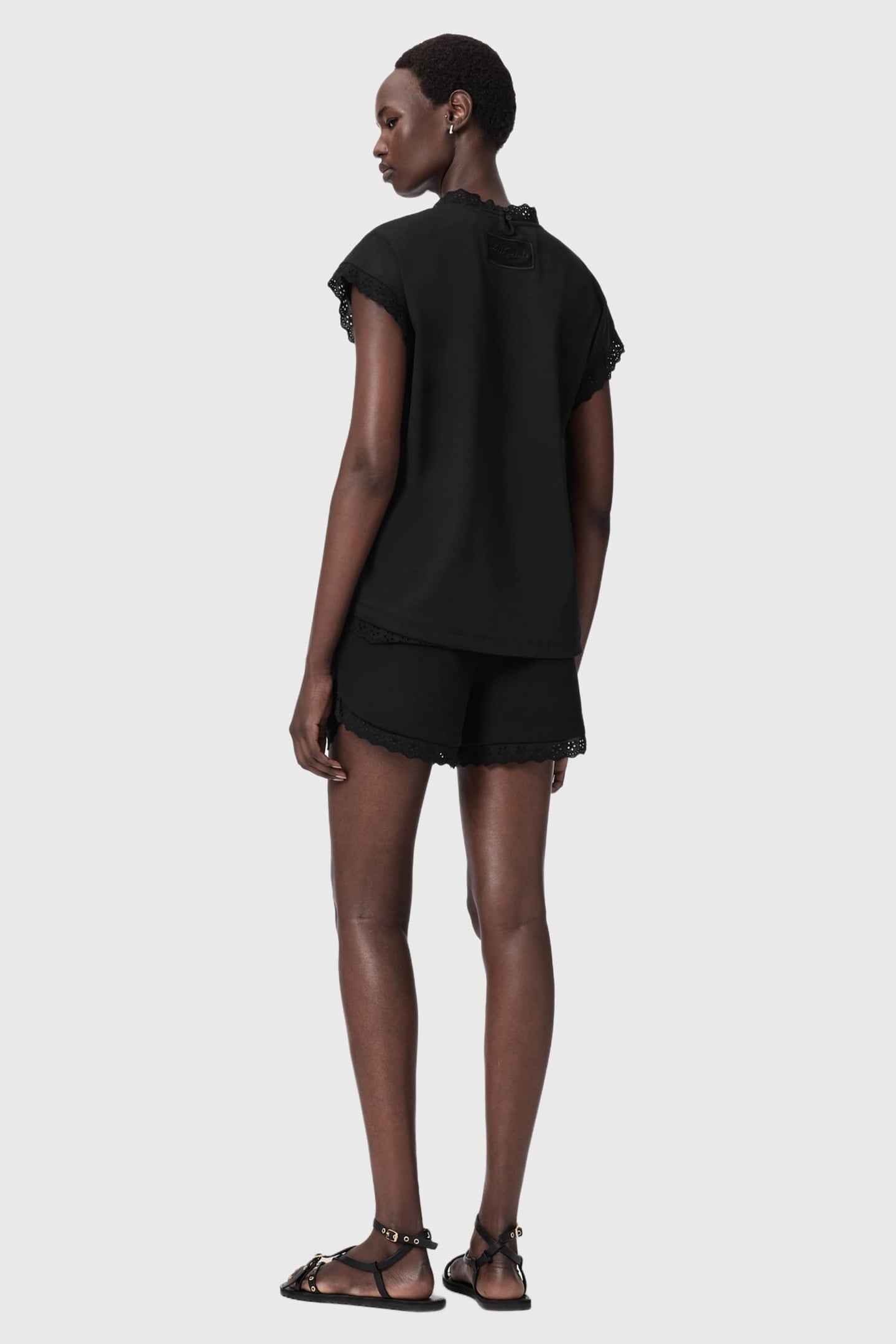 LELE LACE SHORT BLACK 2