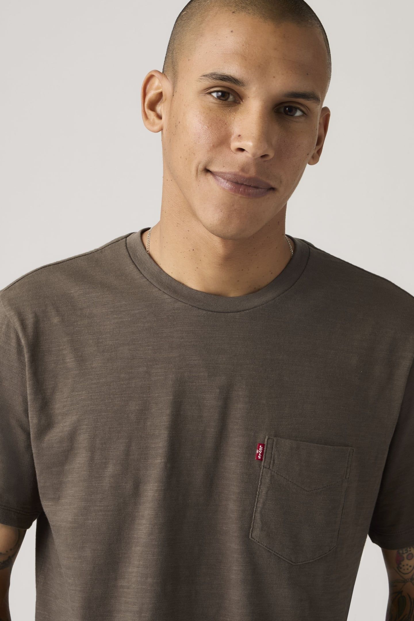 CLASSIC POCKET TEE 4