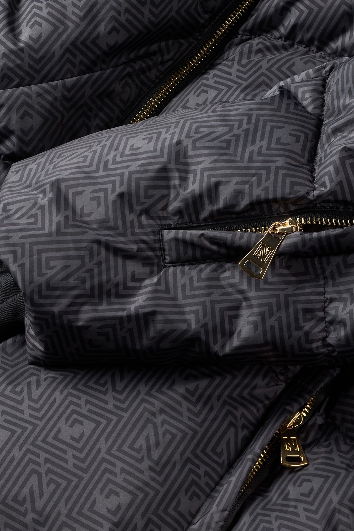 NEWPORT LOGO JACKET BLACK 5