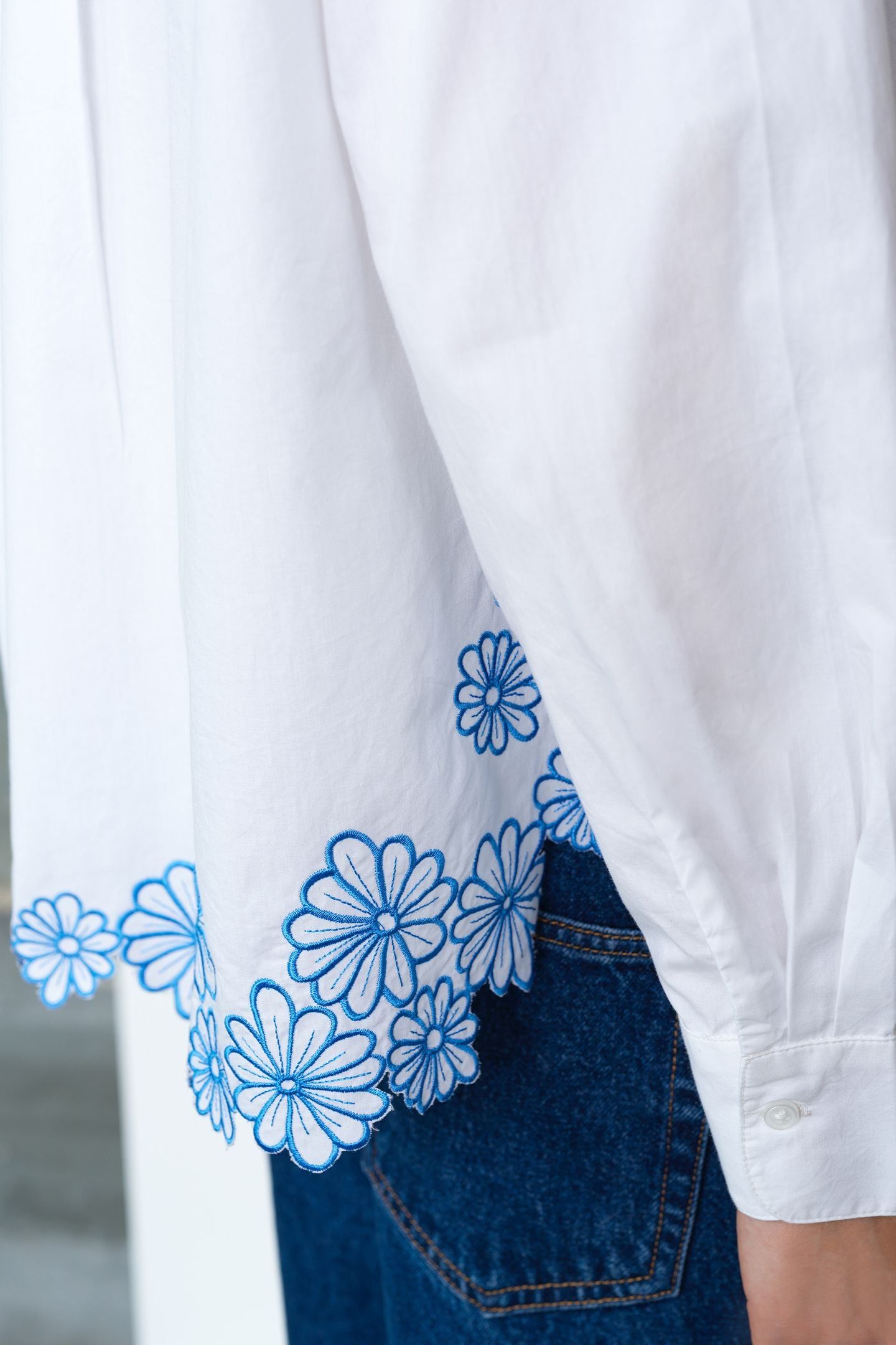 CAMBRIA COTTON FLORAL HEM SHIR LINEN WHITE/AZURE BL 3