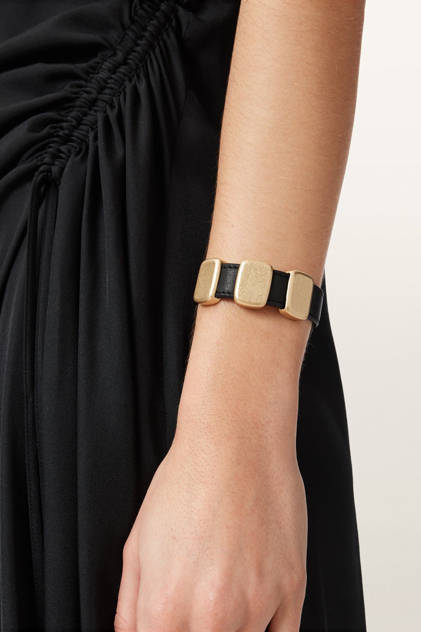 ESTA LTHR BRCLT BLACK/GOLD 2