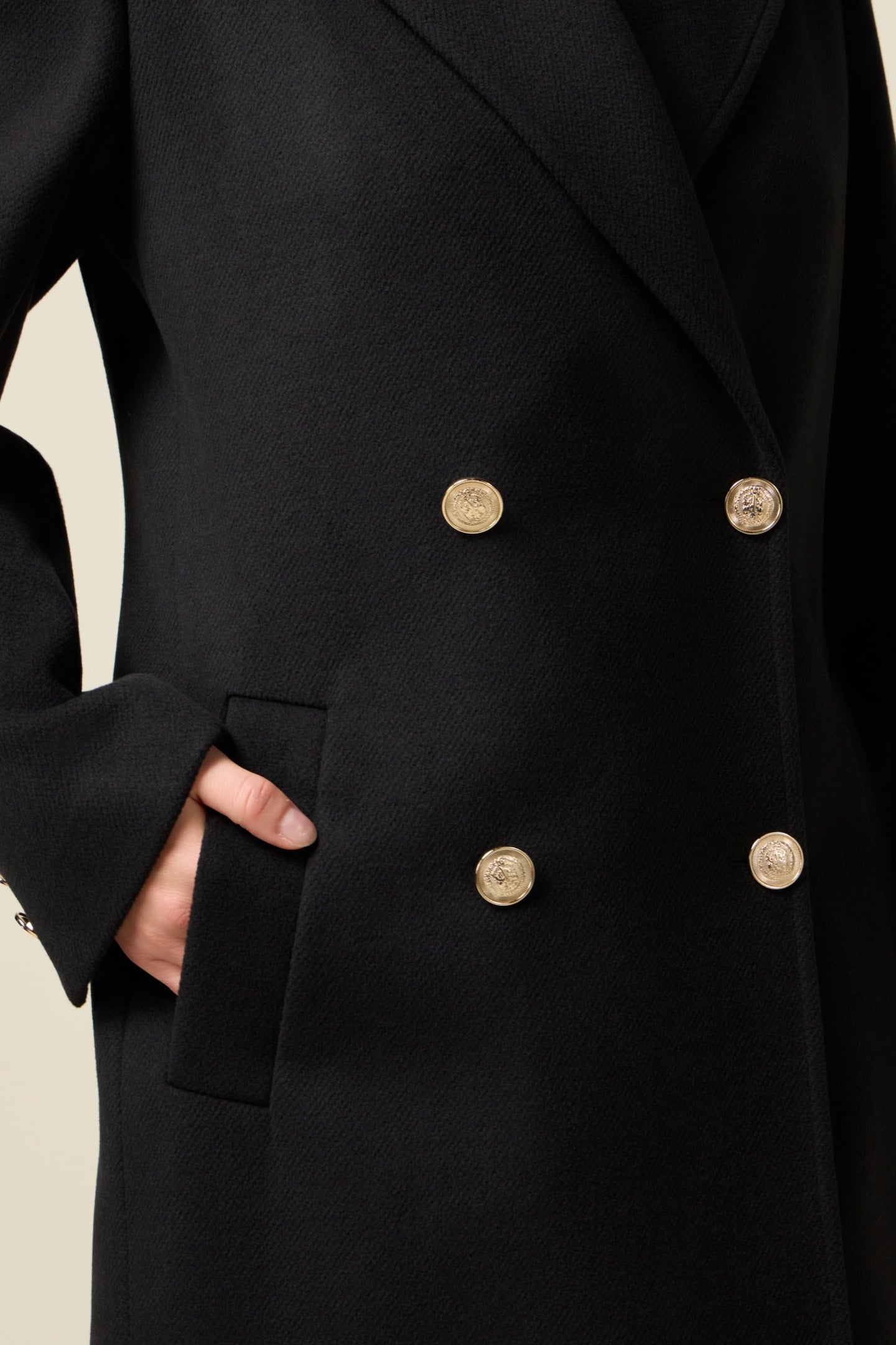 LONG DOUBLE-BREASTED COAT BLACK 5