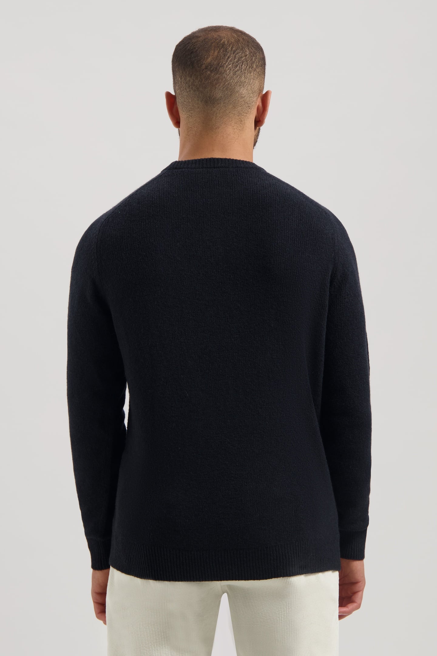 DS_YVAIN CREWNECK BLACK 3