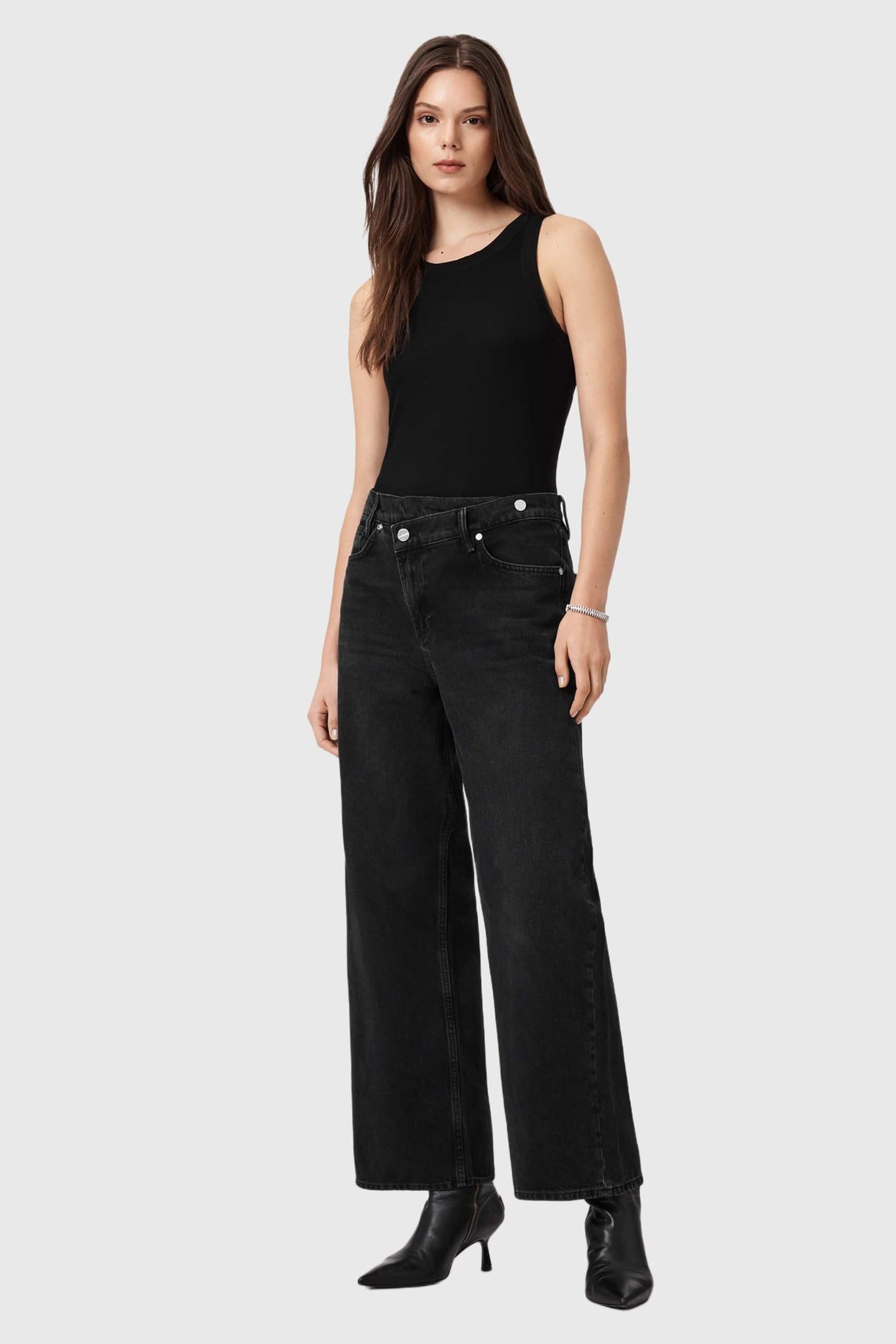AKI CROSSOVER JEAN WASHED BLACK 2