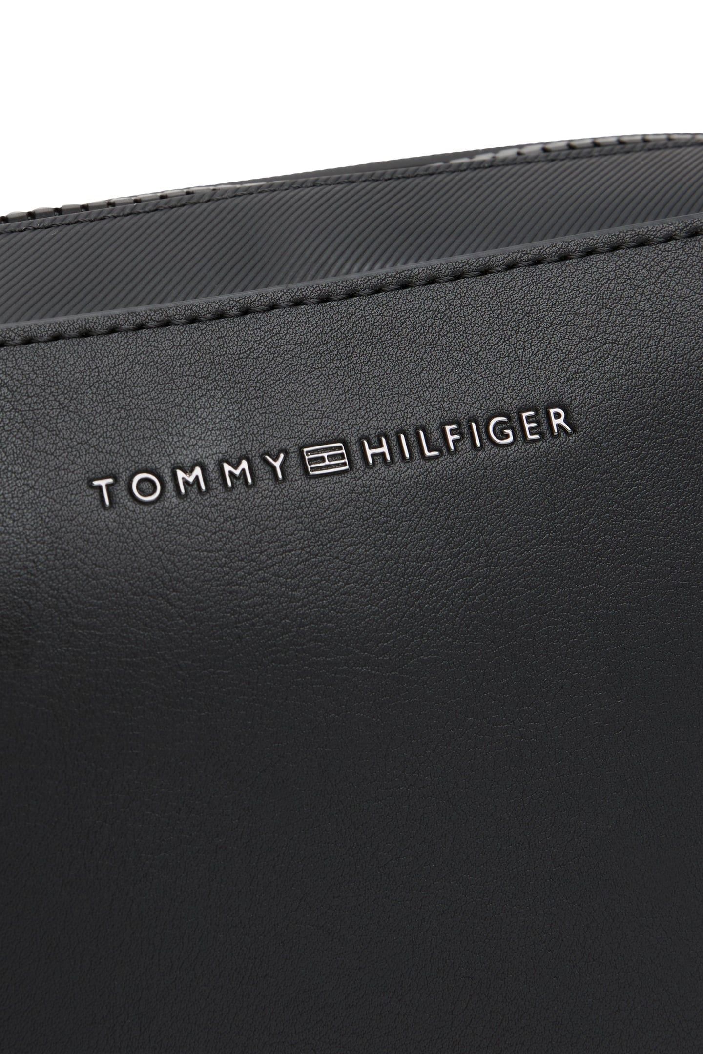 TH FOUNDATION WASHBAG BLACK 4