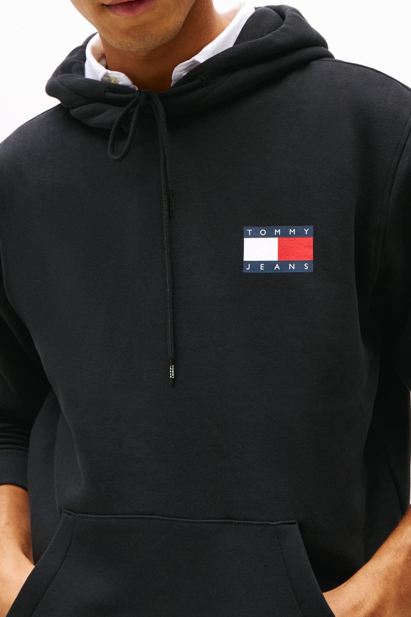 TJM REG ESSENTIAL SWEATSHIRT BLACK 5