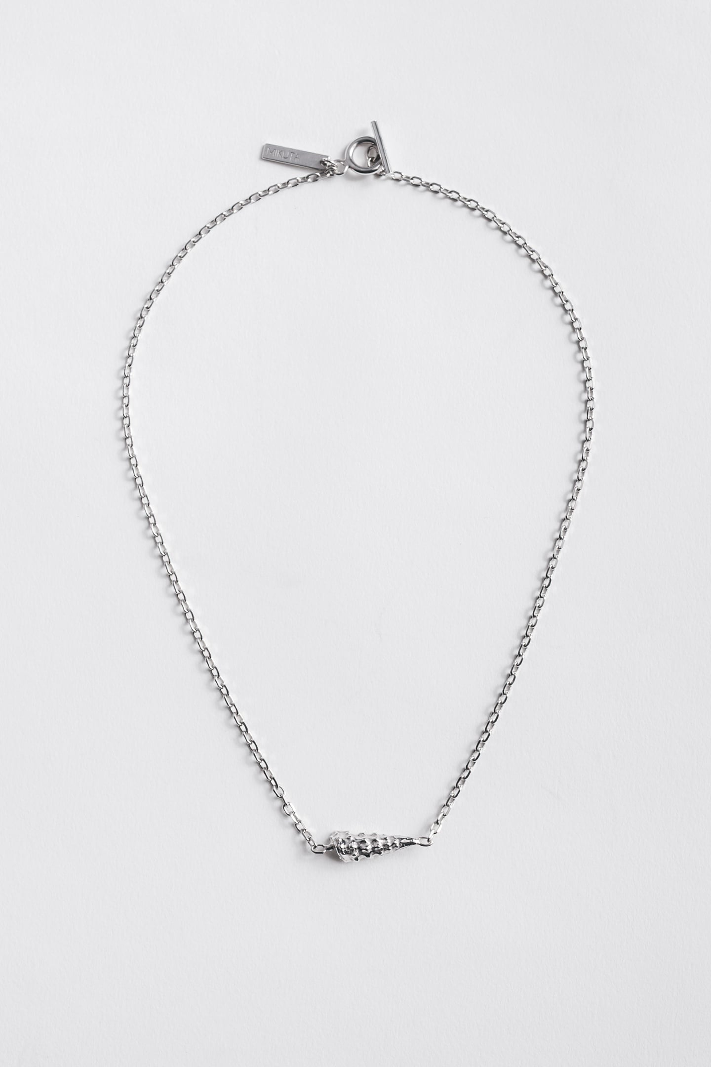 THE SHELL NECKLACE 2