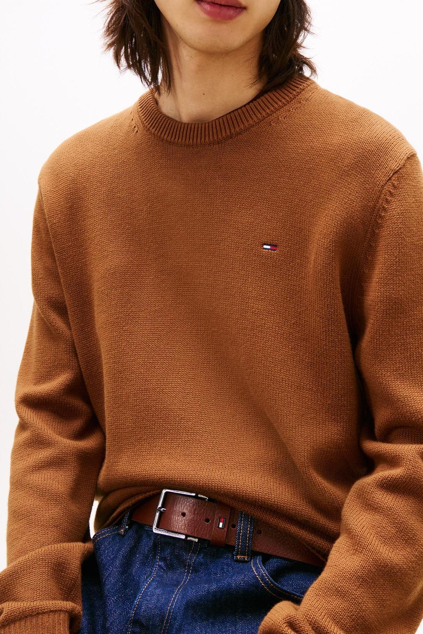TJM SLIM ESSENTIAL SWEATER COASTAL TAUPE 5