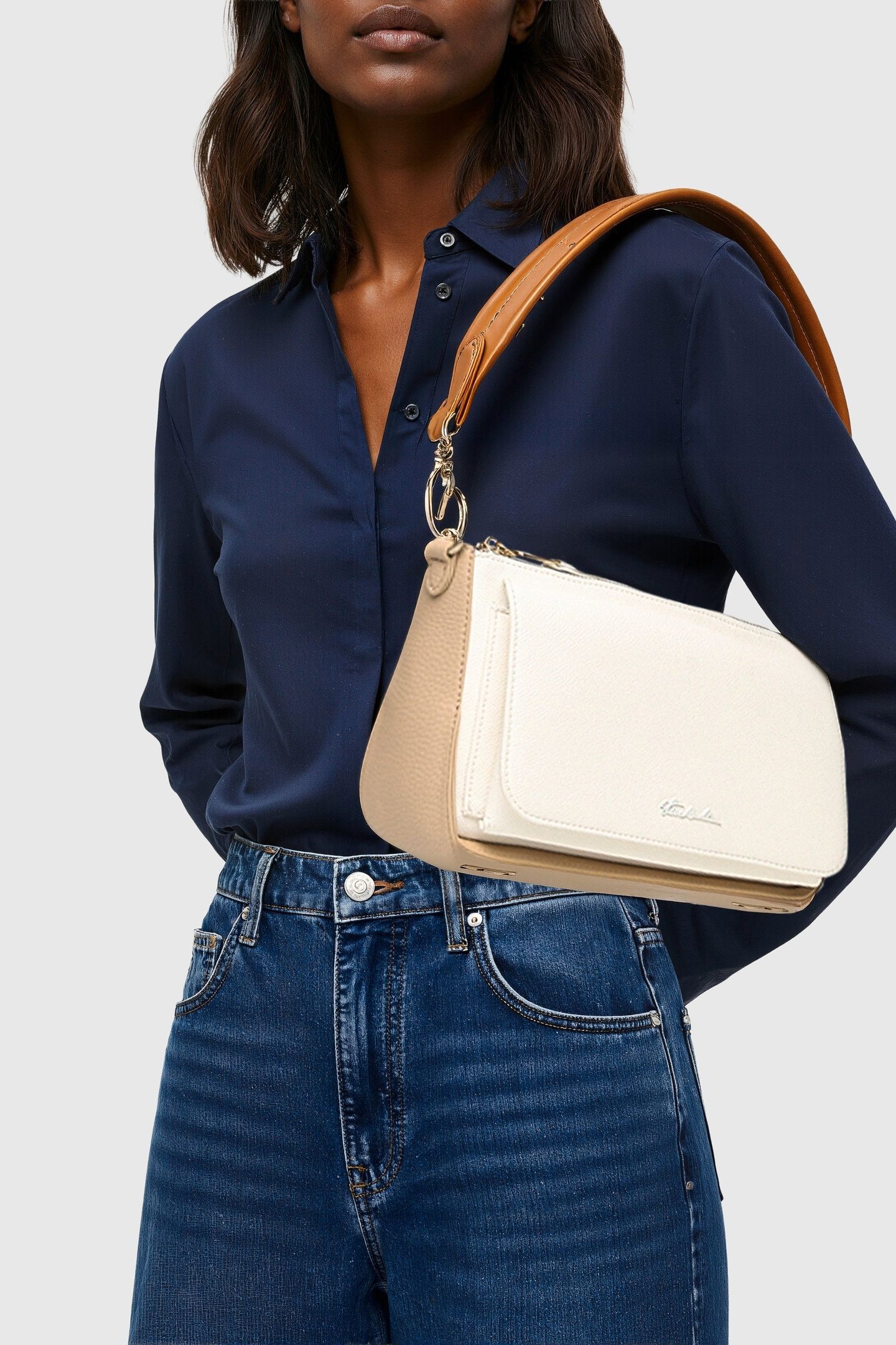 UNISEX BCASSY BAGS WHITE 1