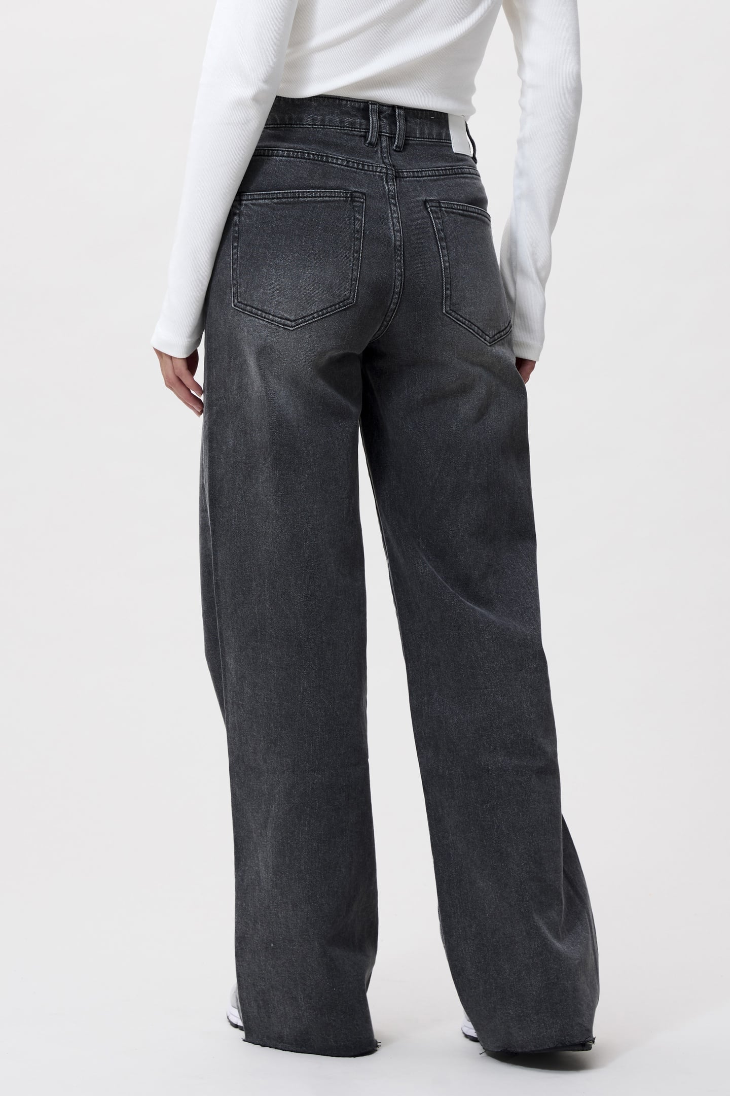 LOOSE FIT JEANS DARK GREY 5