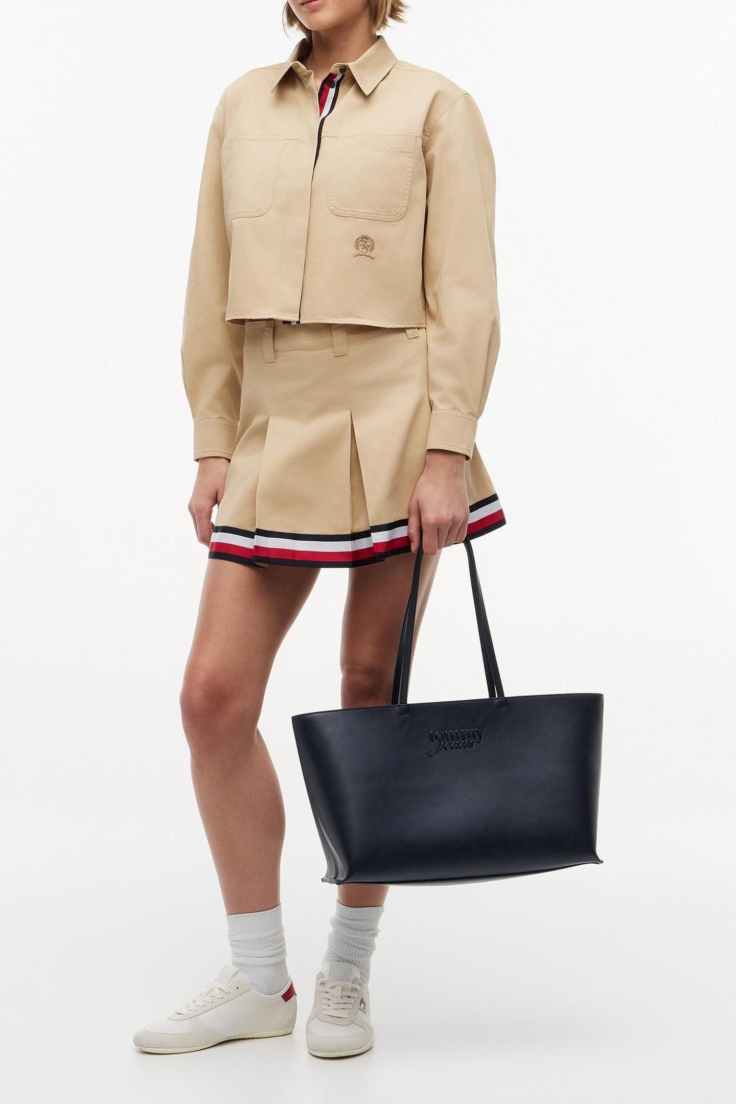 TJW MUST TOTE BLACK 1