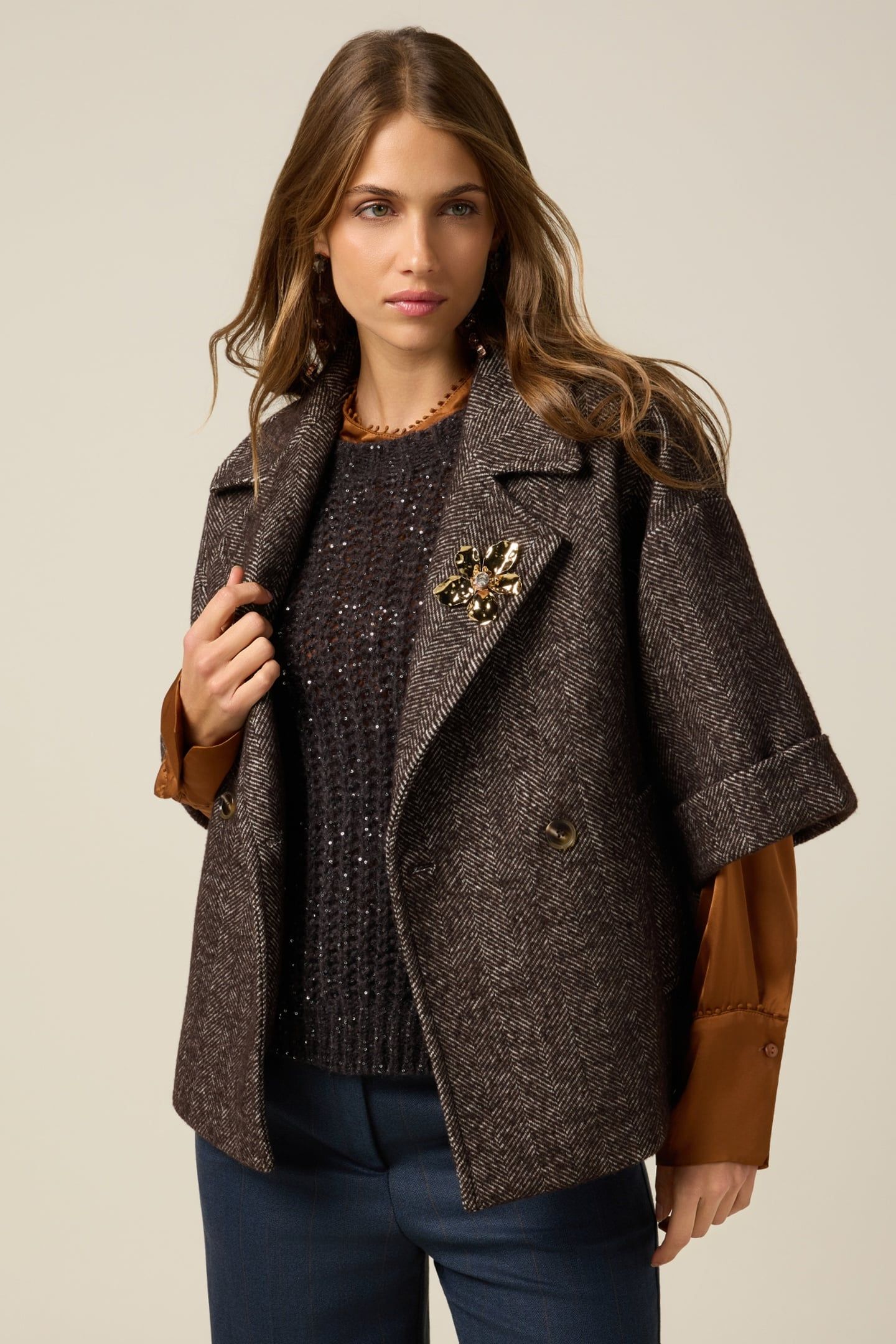 DOUBLE-BREASTED WOOL BLEND CAPE WITH BROOCH BROWN 1