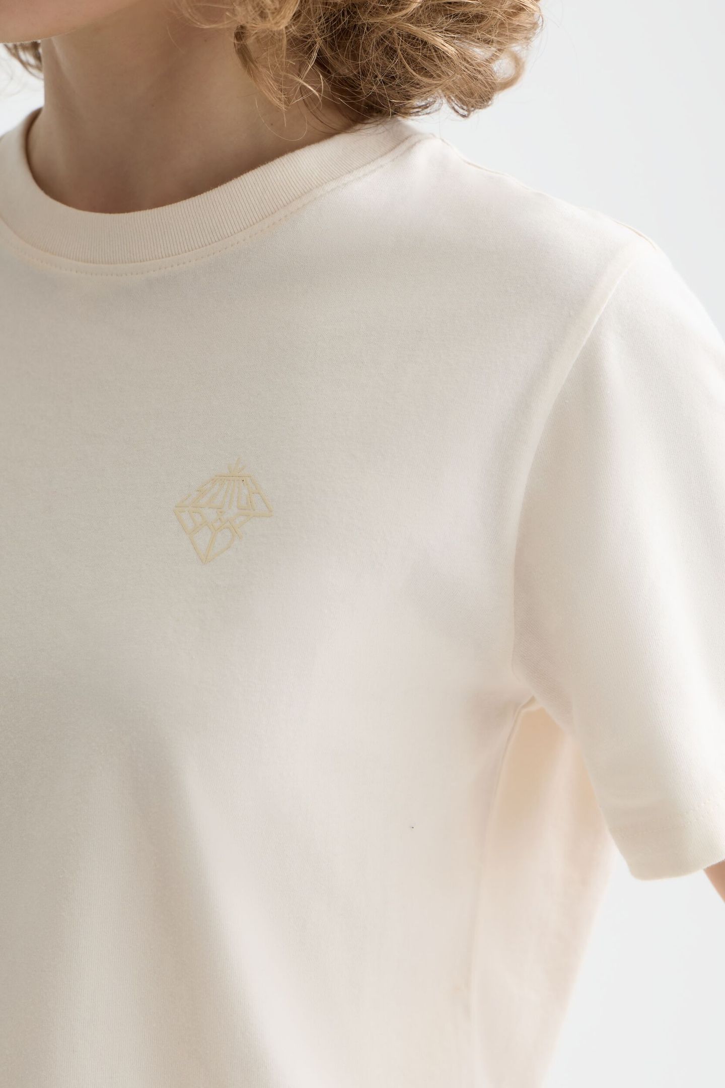 CHEST ARTWORK REGULAR T-SHIRT OFF WHITE 6
