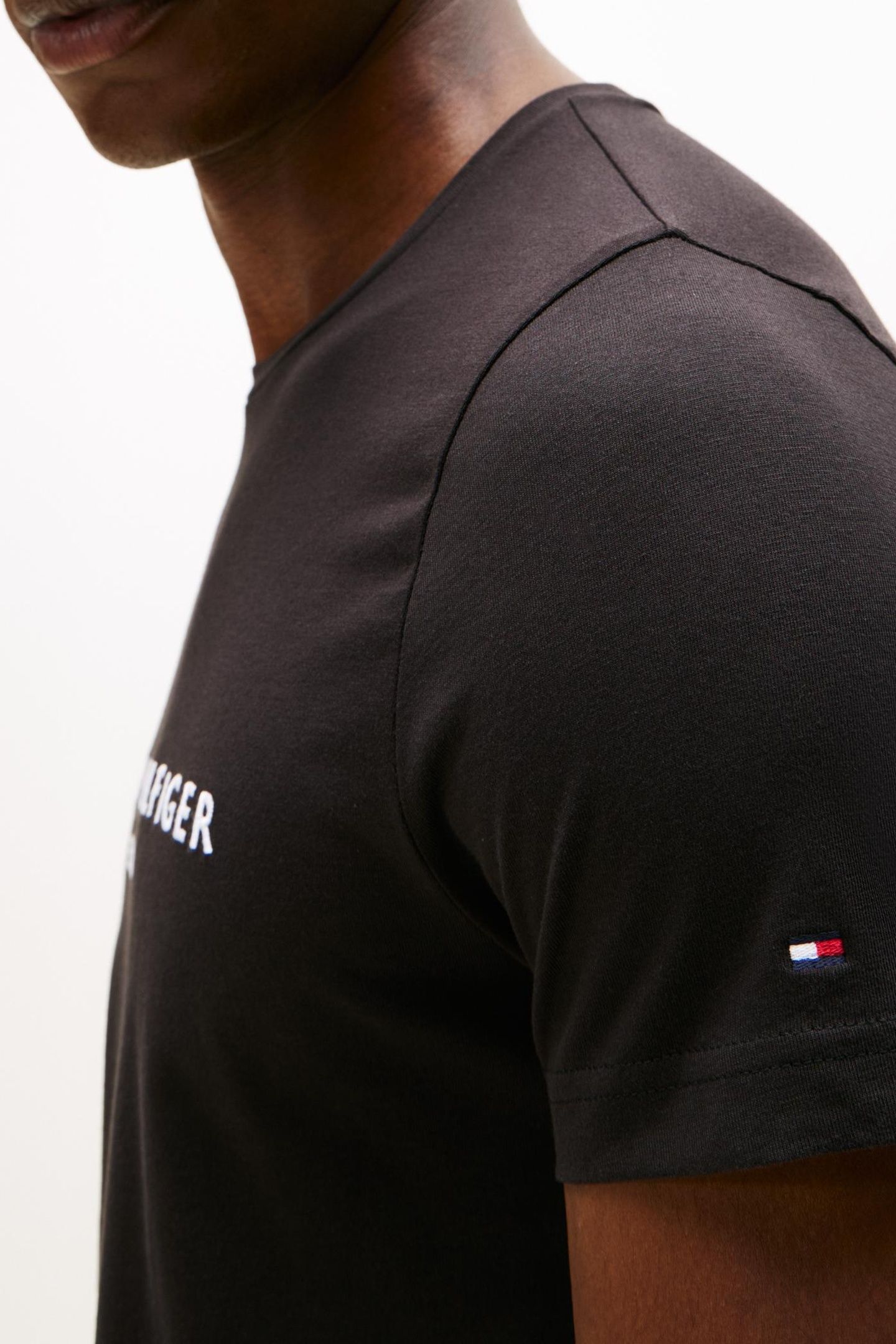 CORE TOMMY LOGO TEE JET BLACK 7