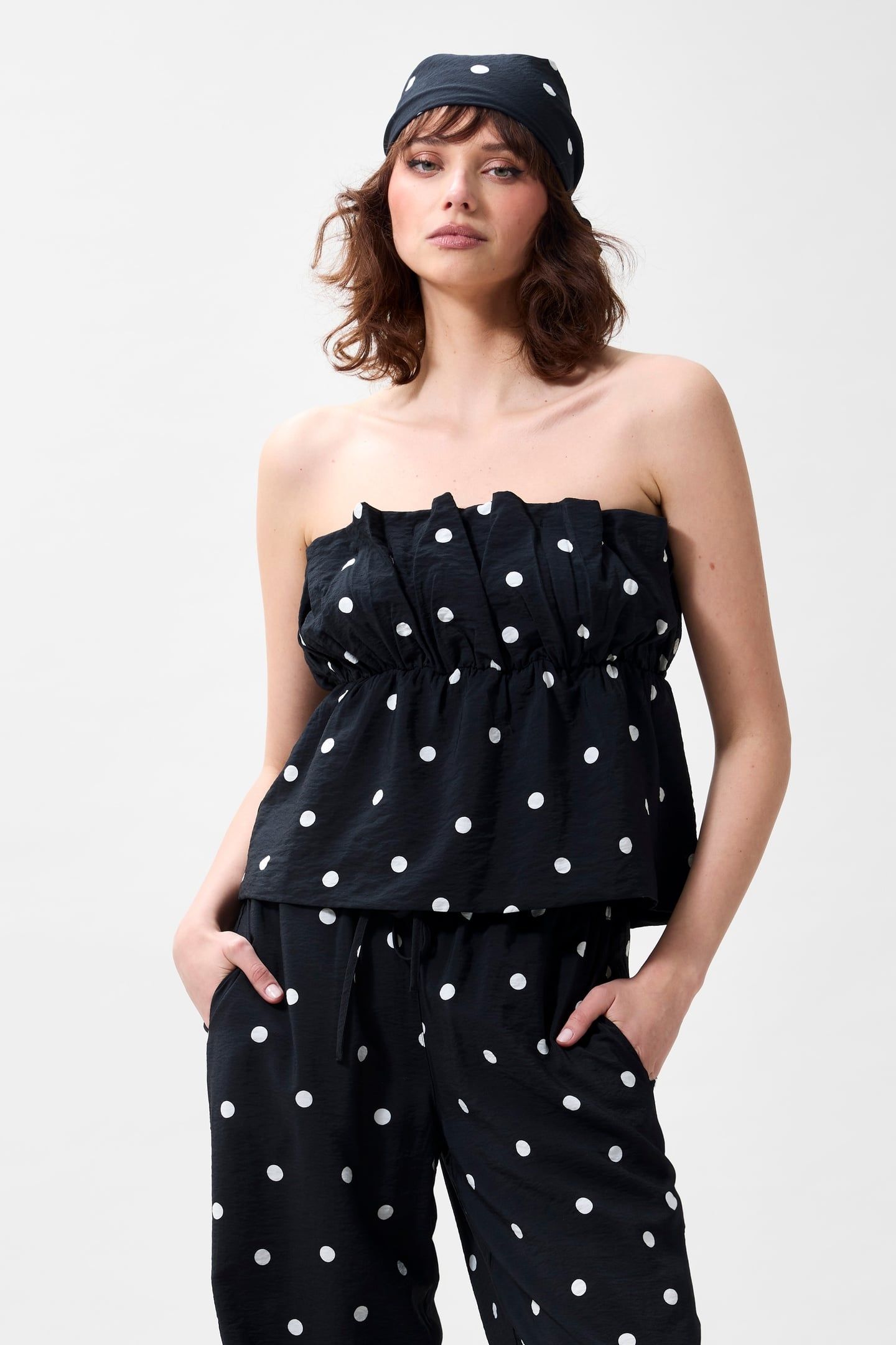DOTTED SCARF BLACK 2