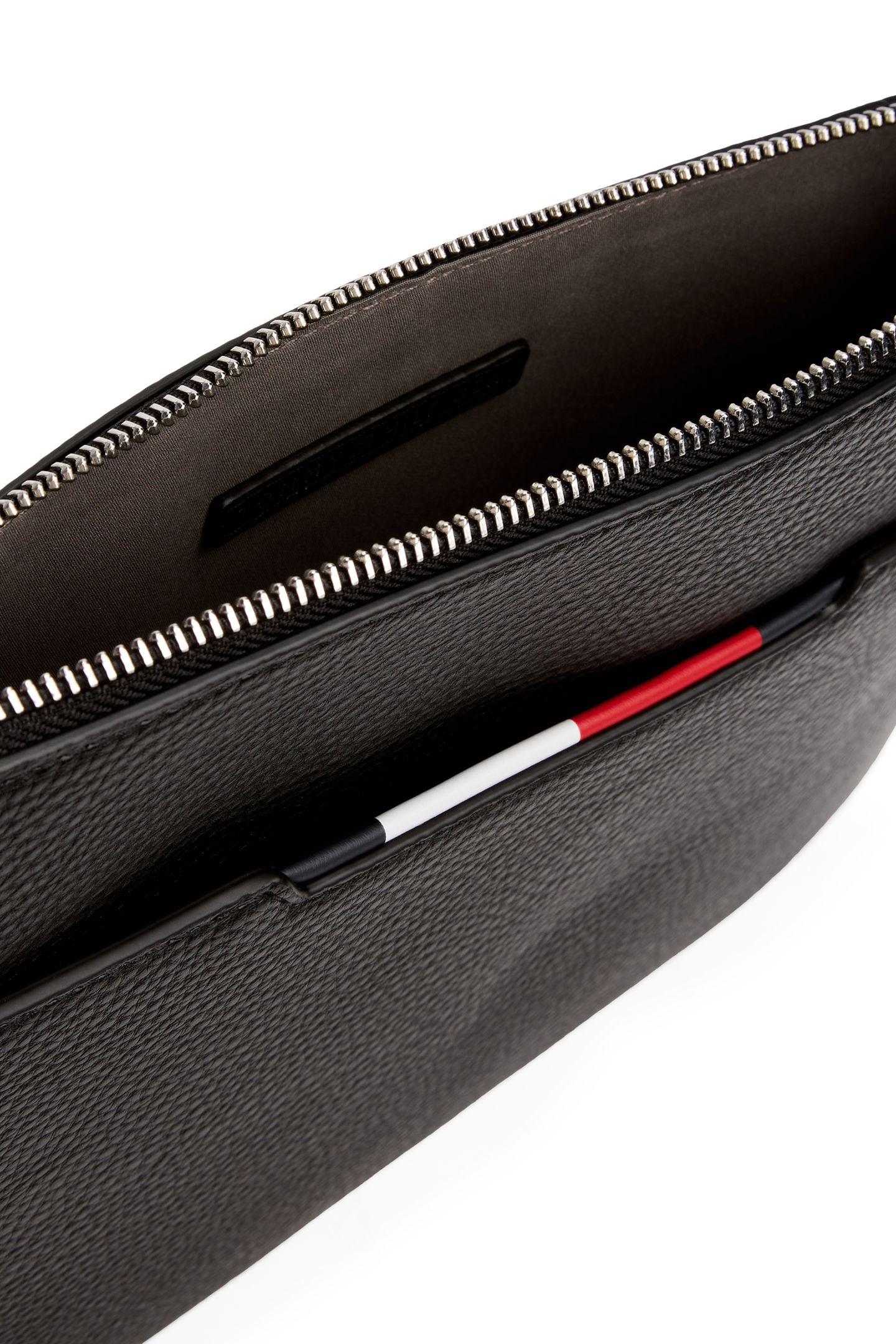 TH CENTRAL POUCH BLACK 3