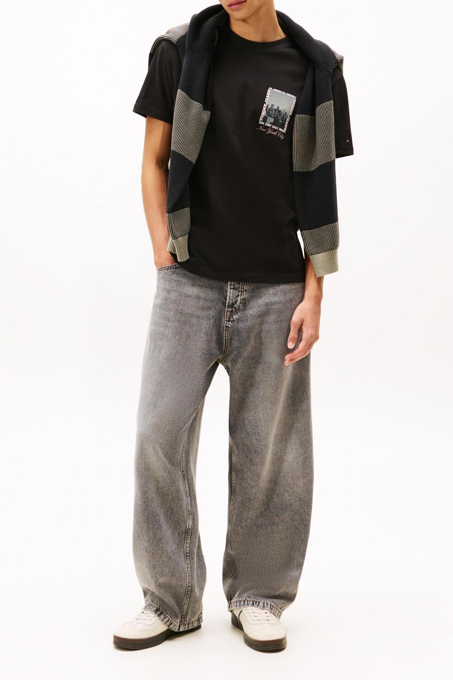 TJM REG PHOTO TEE BLACK 3