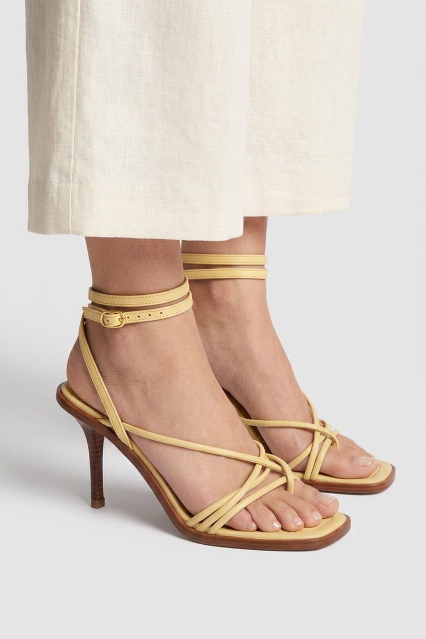 SANDALS JAUNE 2