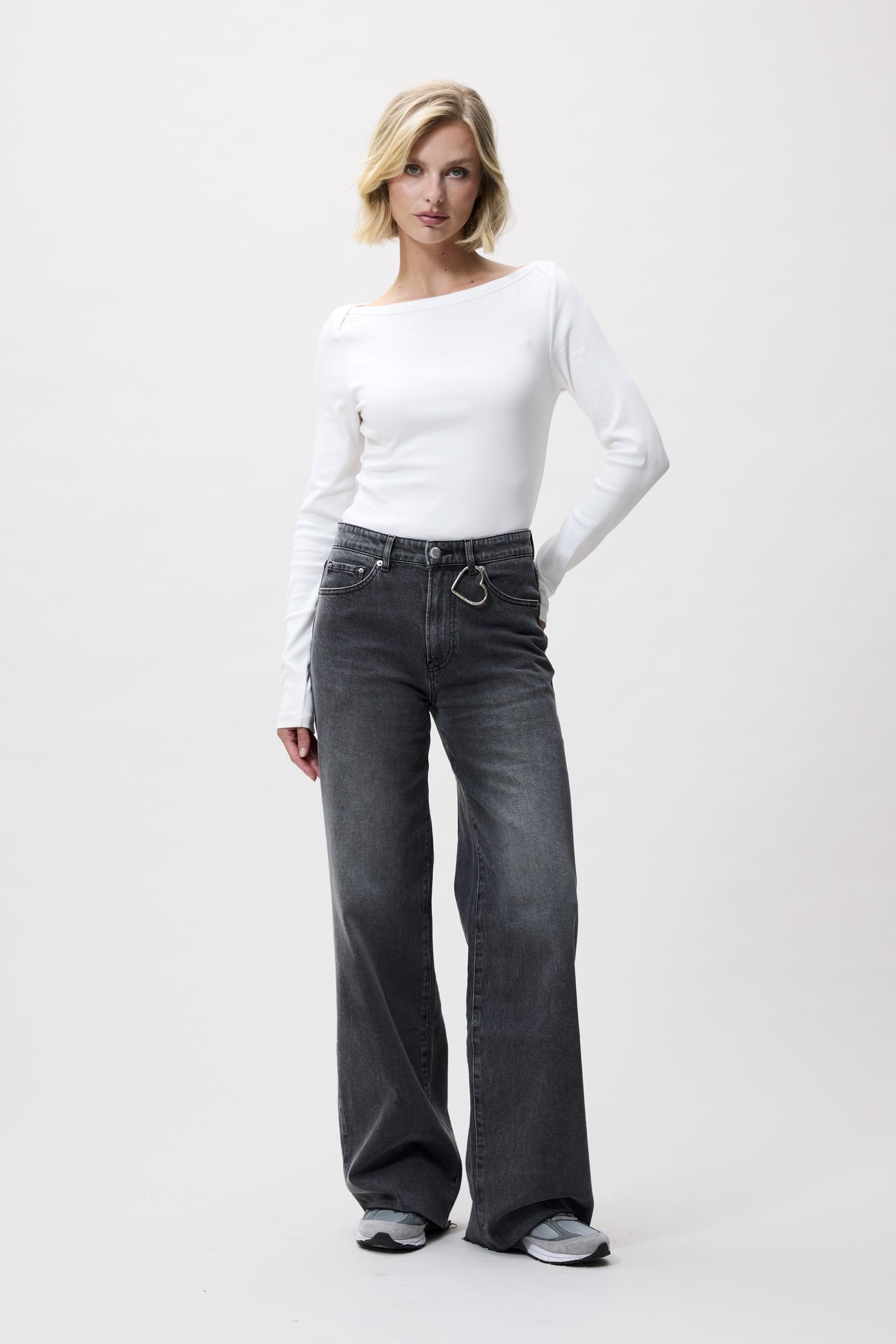 LOOSE FIT JEANS DARK GREY 1