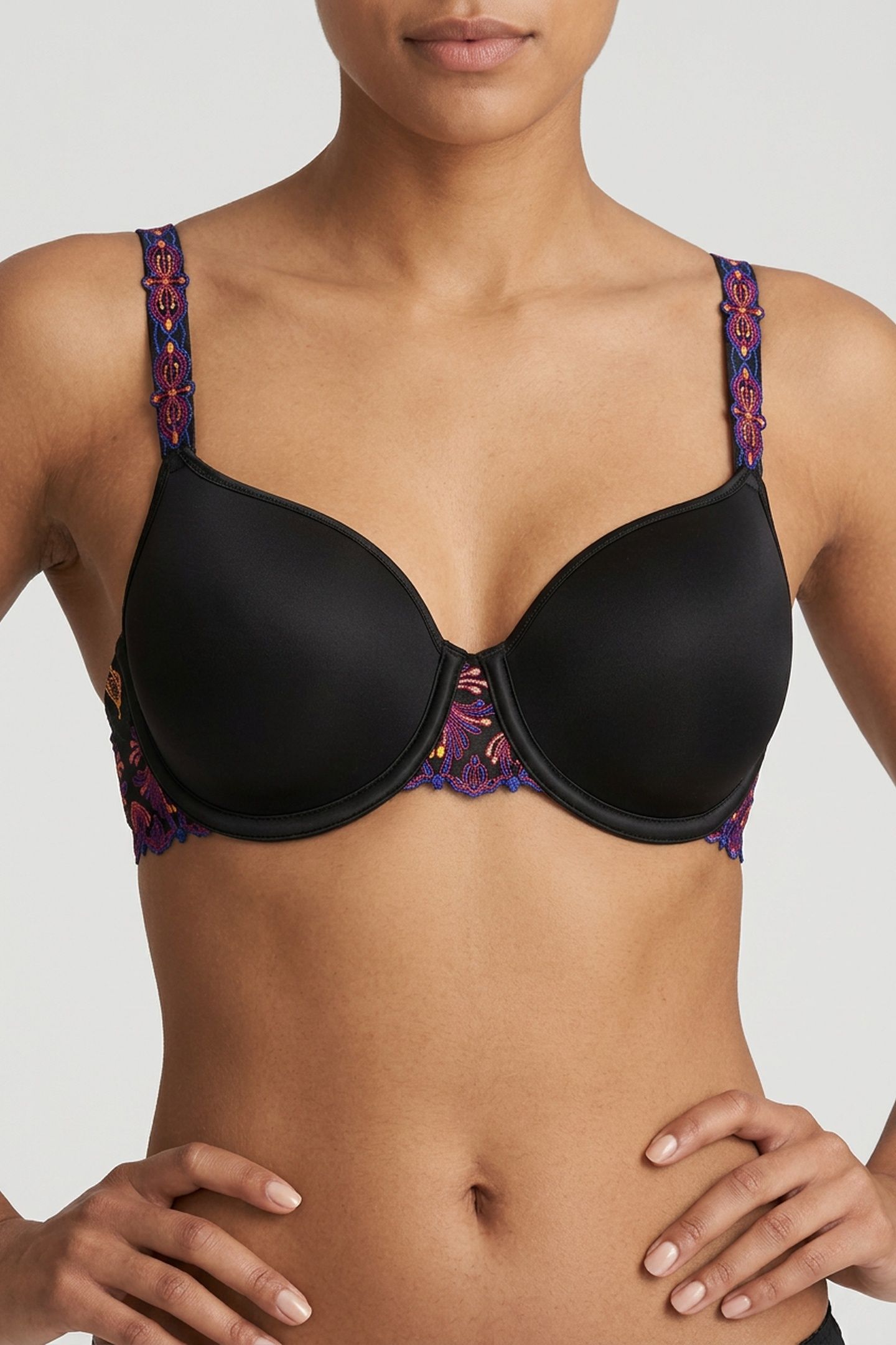 CO BRA TSHIRT COVERING MEMORY BLACK JEWELS 7