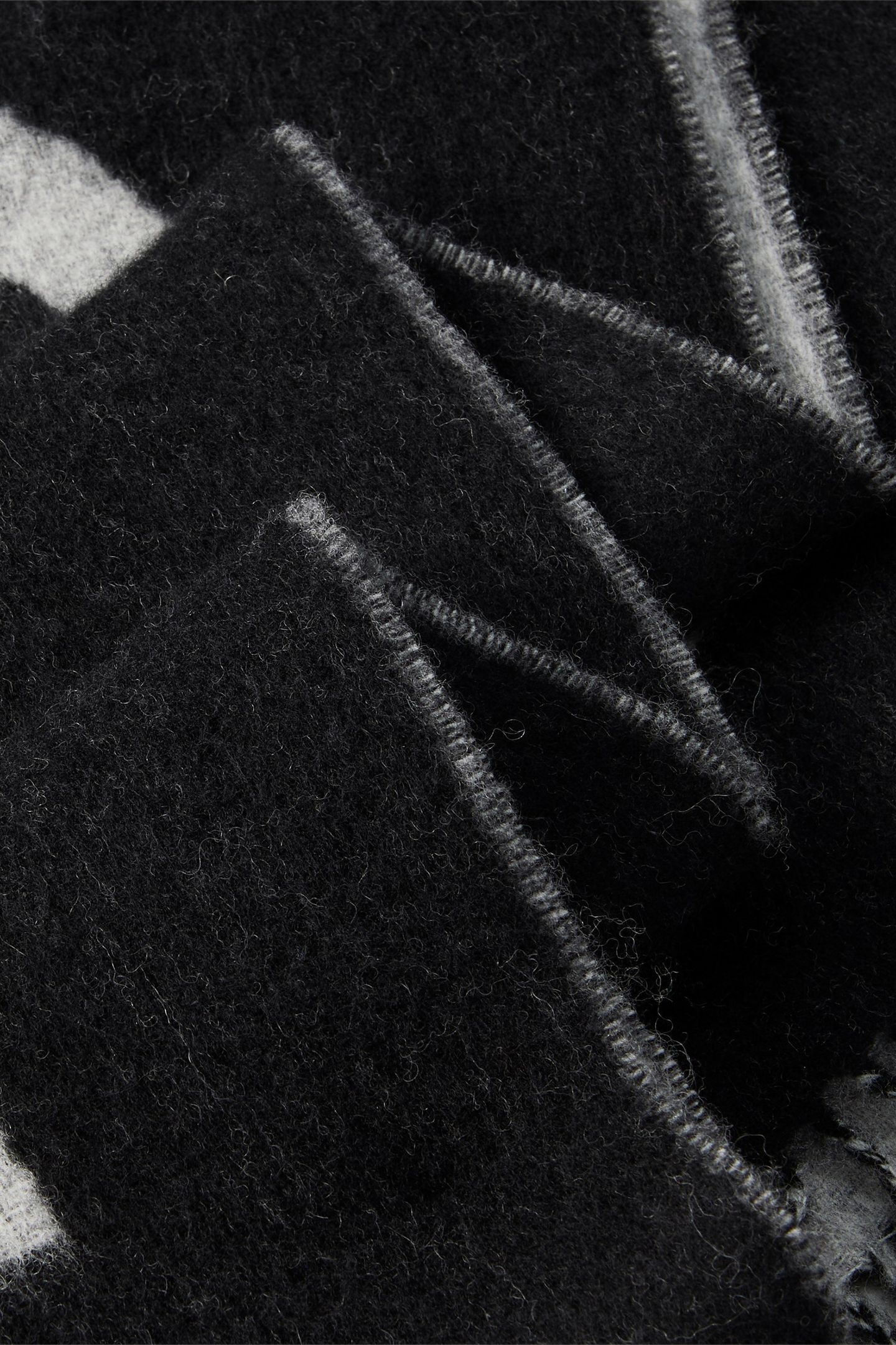 BOLD LOGO BRUSHED WOOL SCARF BLACK/QUIET GRAY 4
