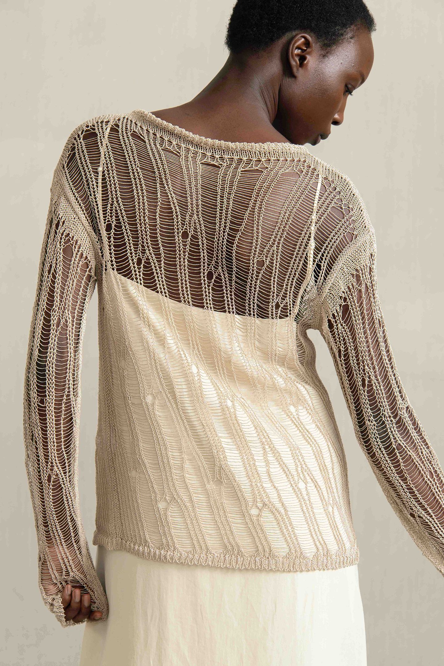 THIARA BEIGE 2