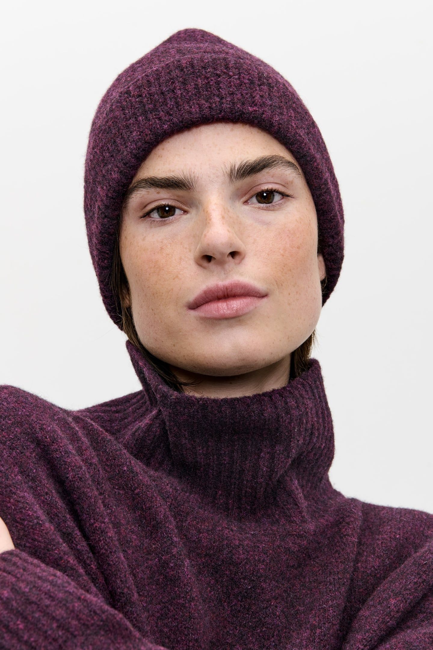 LIGHT WEIGHT WOOL BEANIE MAROON 1