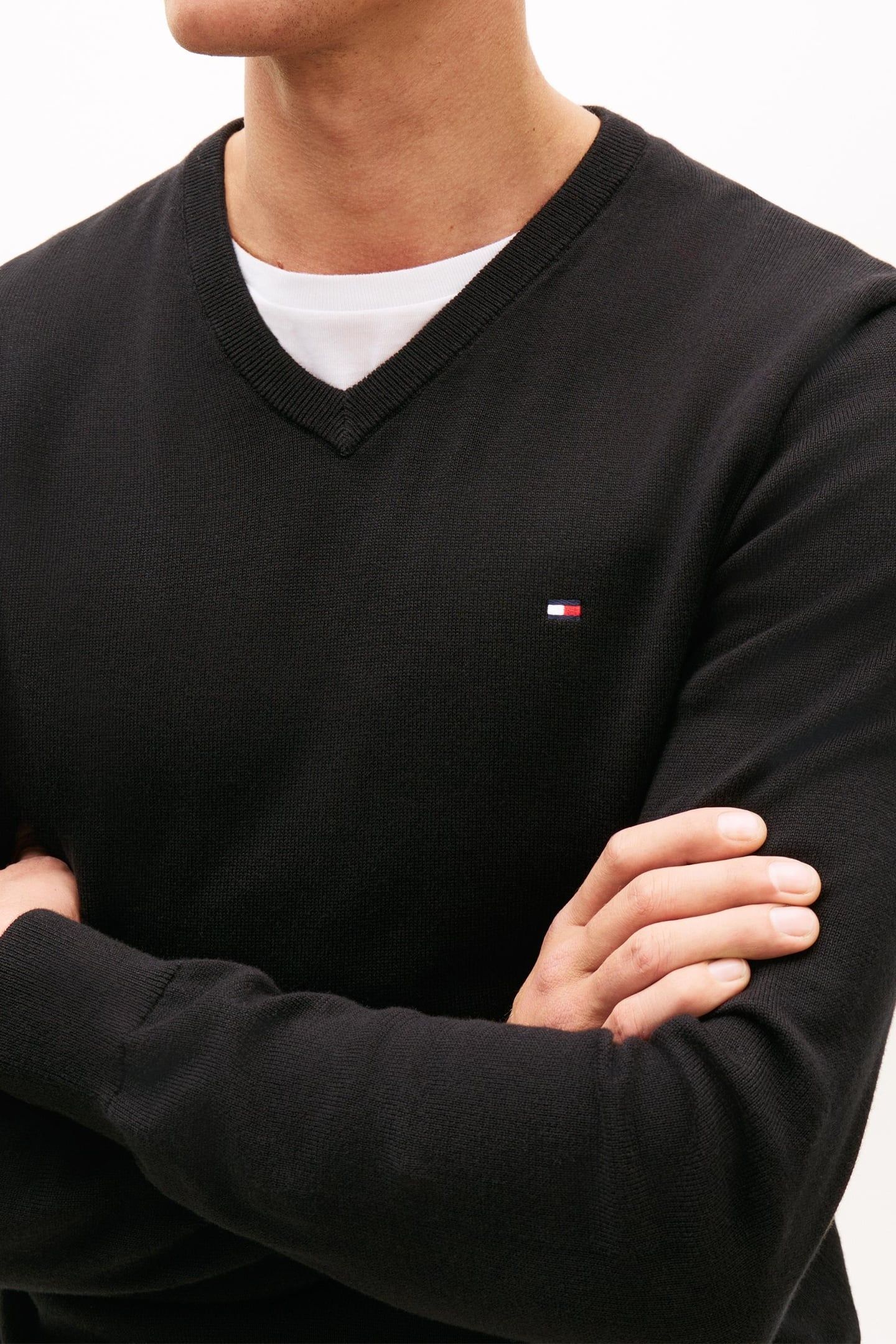 ESSENTIAL COTTON V NECK BLACK 5