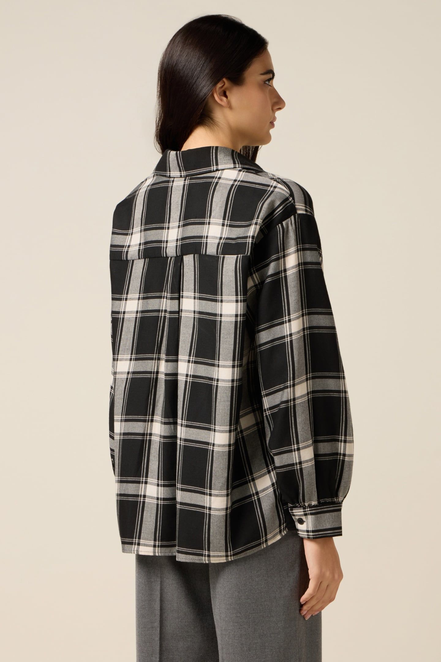 CHECK SHIRT WITH STUDS BLACK 2