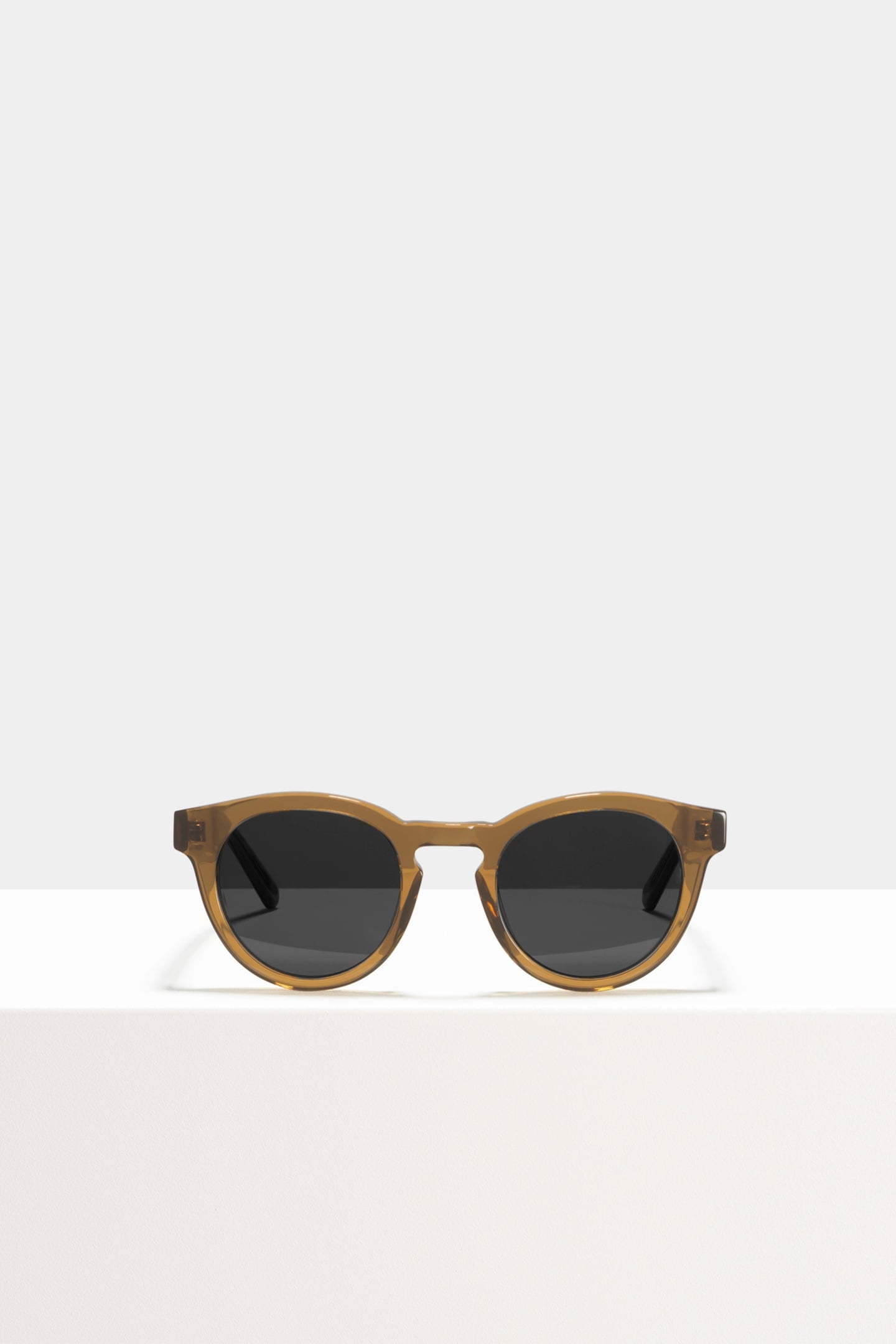 BYRON-GOLDEN-BROWN-V2-SUN 1