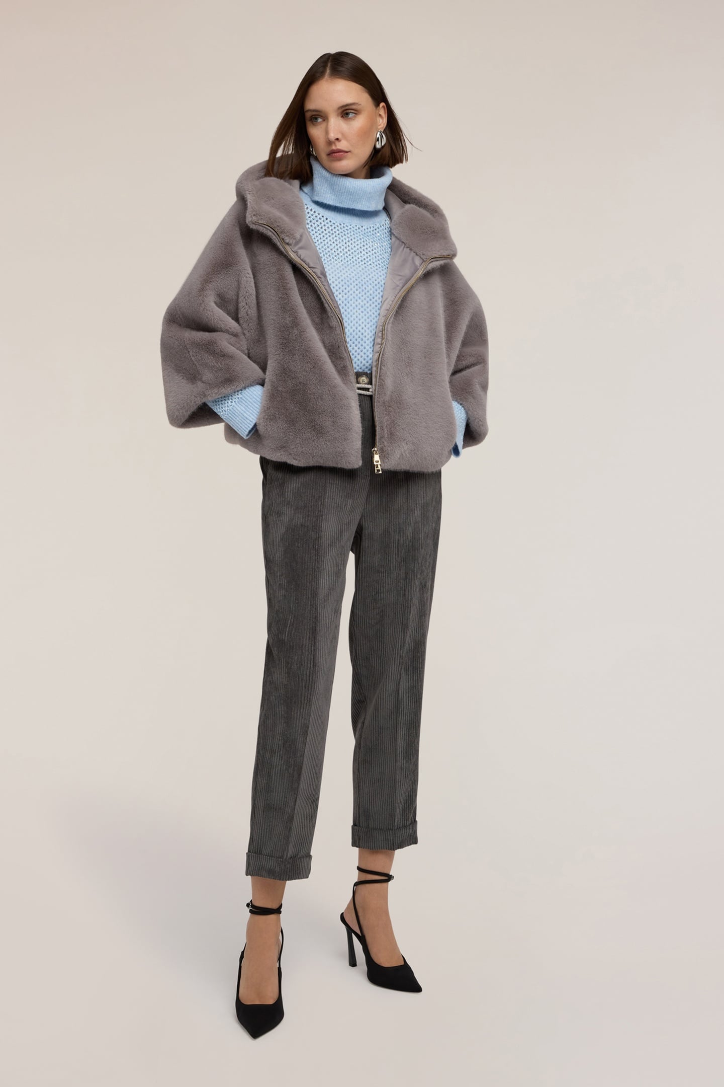 HOODED CAPE WITH PLUSH EFFECT GREY 1
