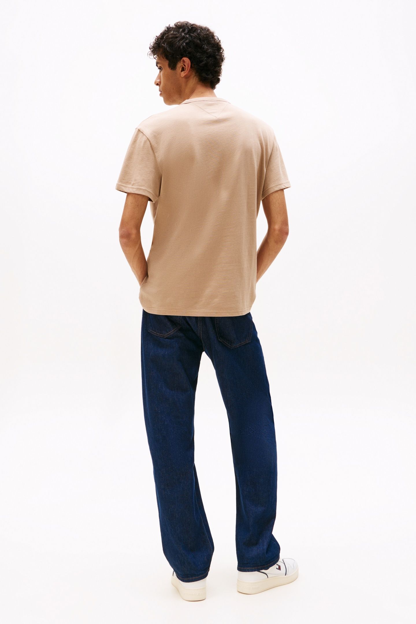TJM REG BADGE TEE COASTAL TAUPE TONAL 2