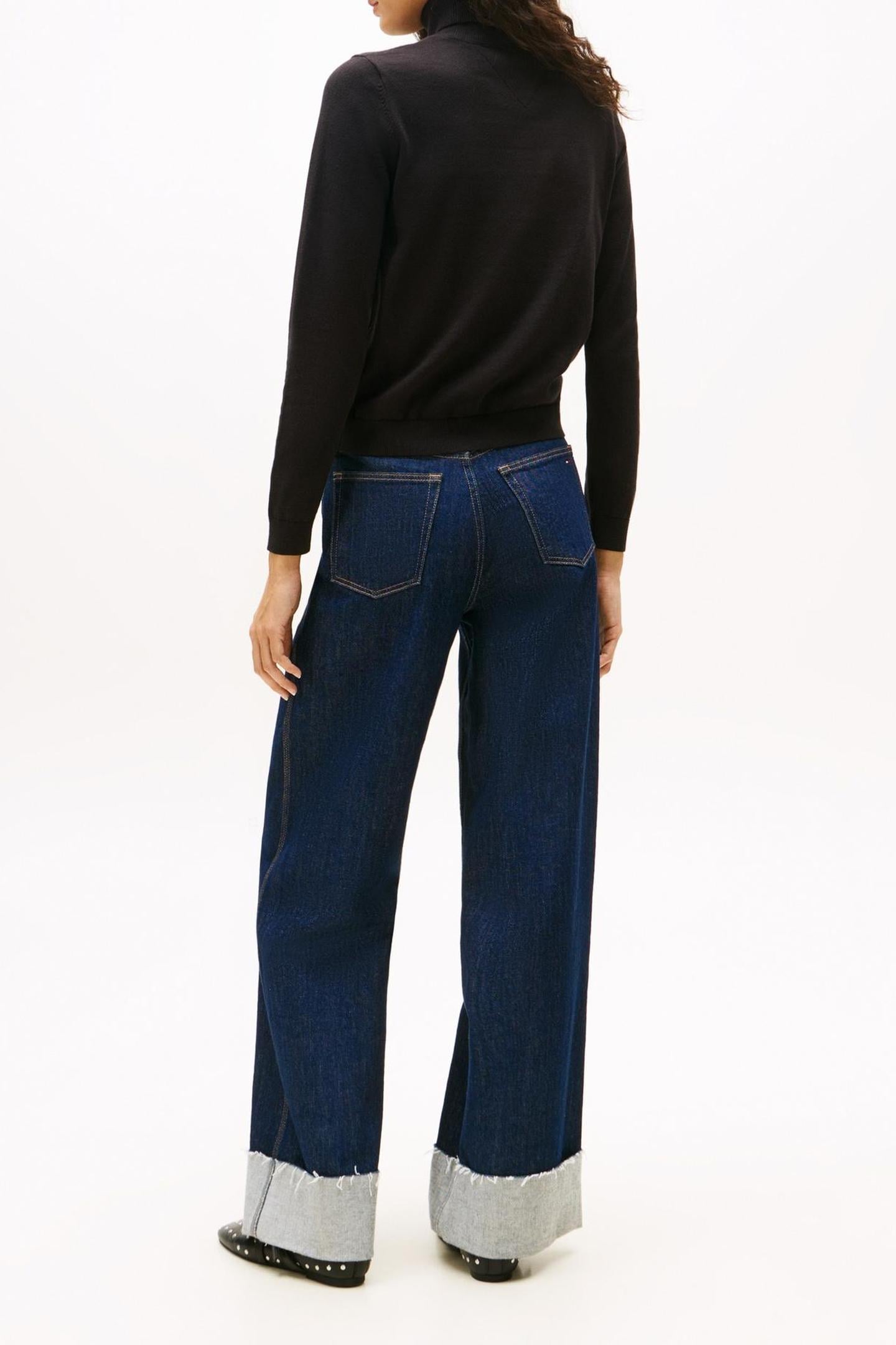 TJW ESSENTIAL SWEATER BLACK 2
