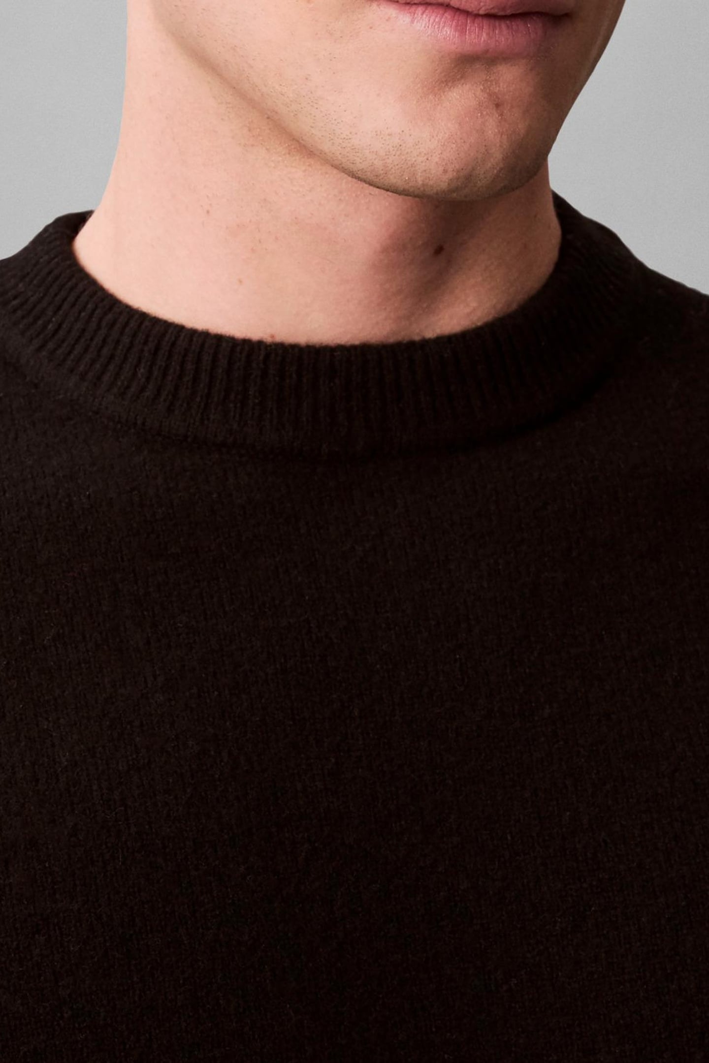 LS COZY WOOL CREWNECK BLACK 6