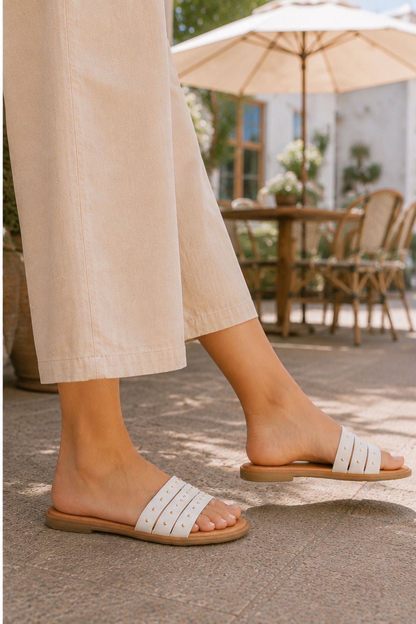 HANA STUDS OFF WHITE 3