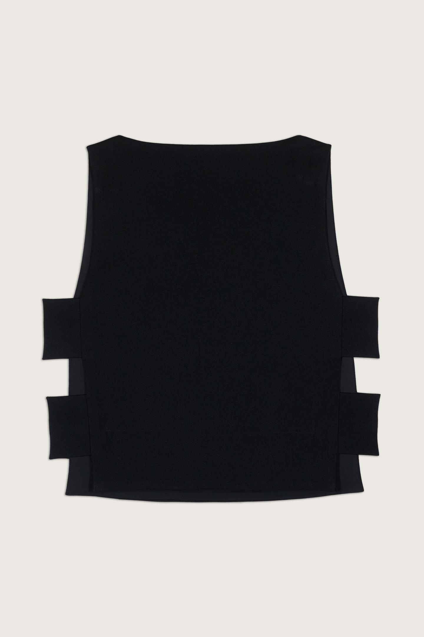 SLEEVELESS TOP BLACK 3
