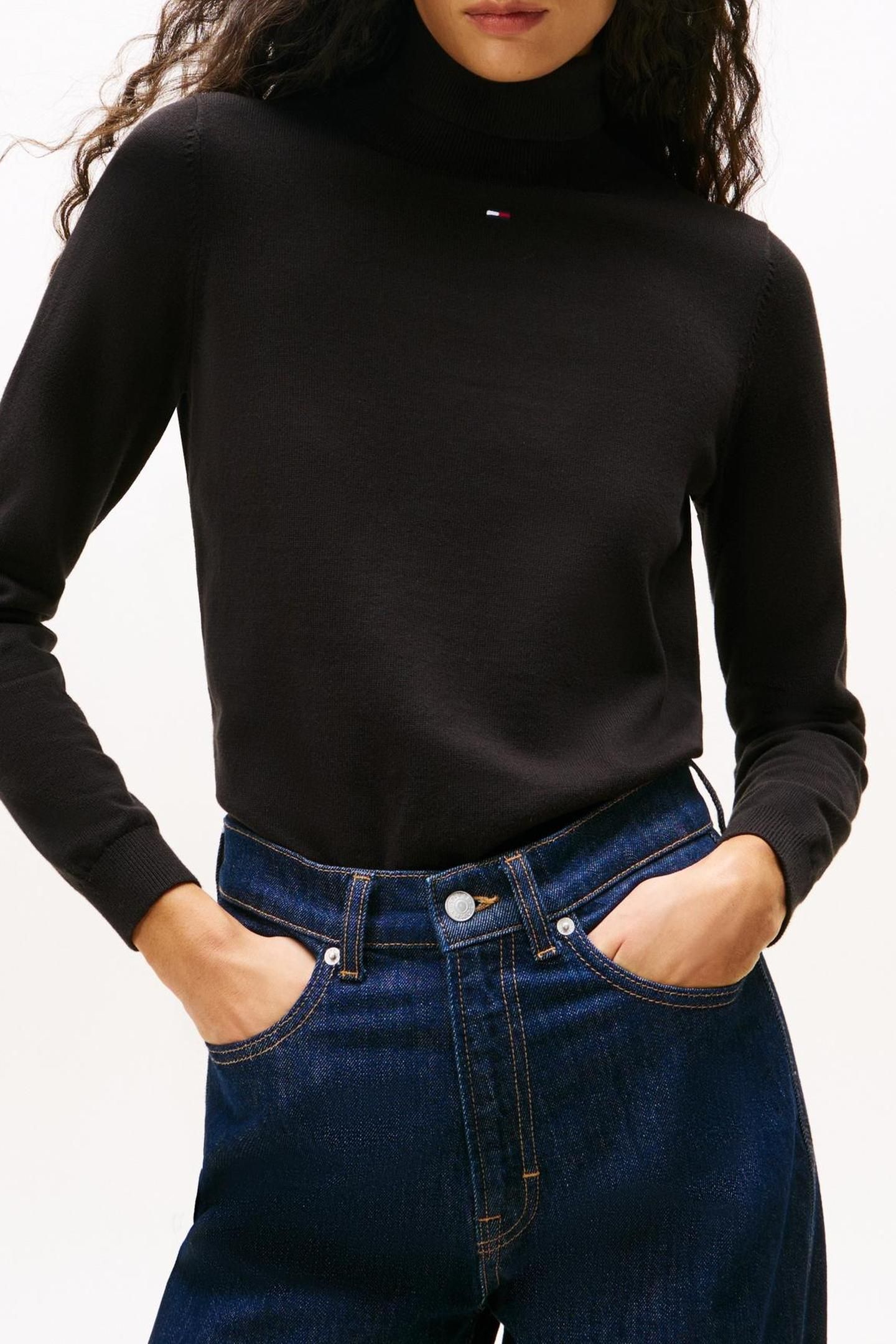 TJW ESSENTIAL SWEATER BLACK 1
