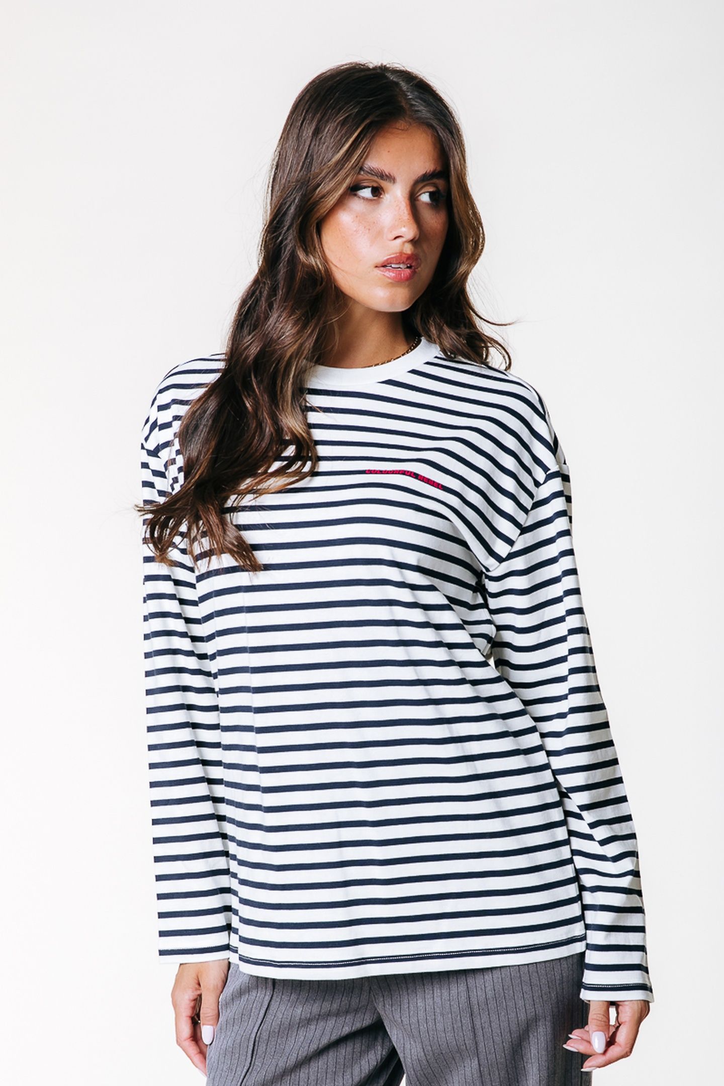 BOLD LOGO LONGSLEEVE OFF WHITE 1