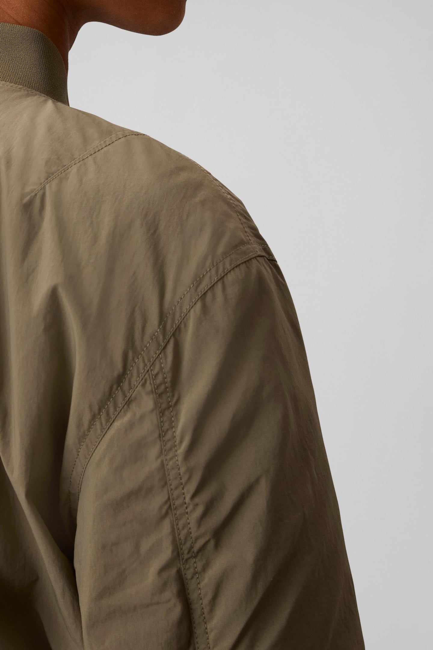 ESSENTIAL NYLON BOMBER DUSTY OLIVE 6